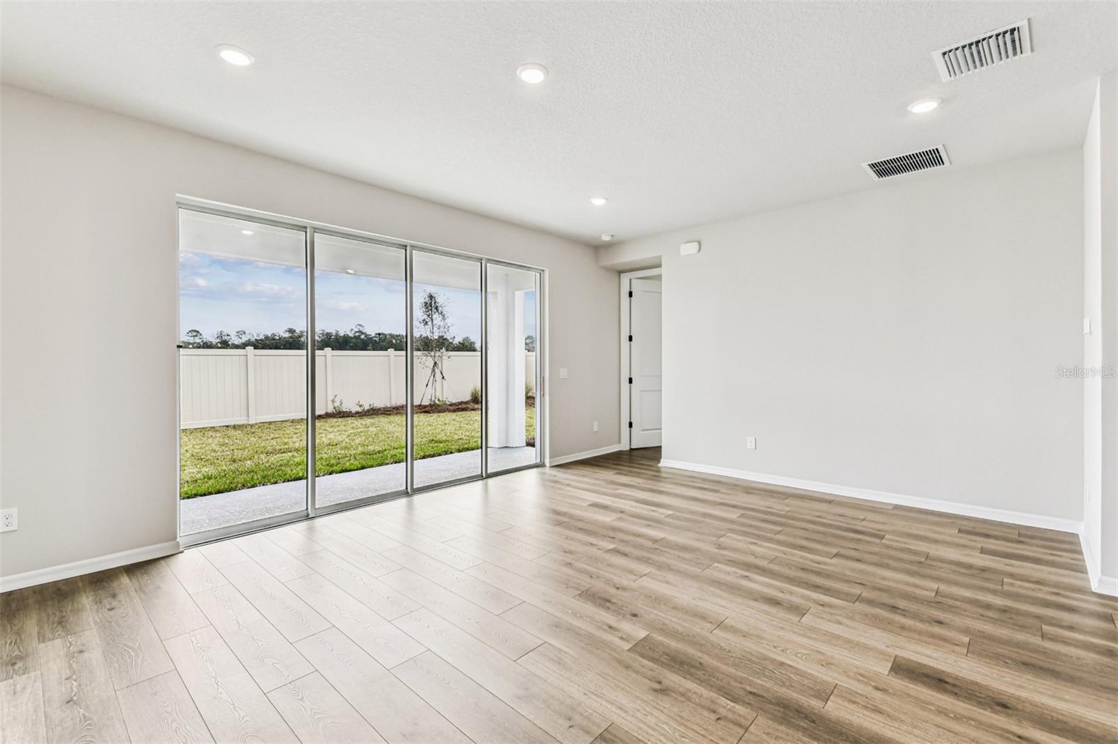 Image 11 of 50 For 5951 Bristle Oak Street