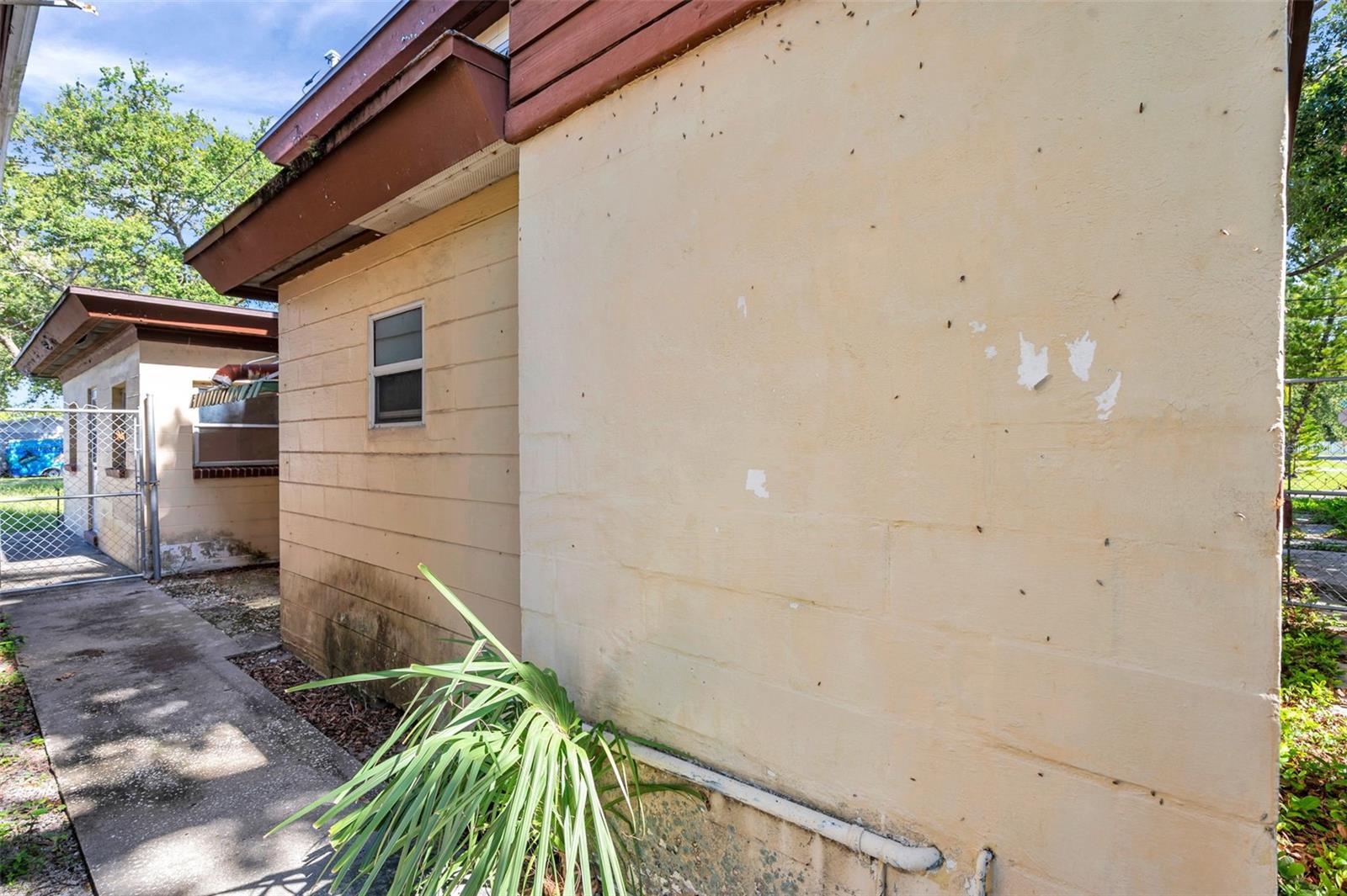 Image 14 of 36 For 7180 50th Avenue N