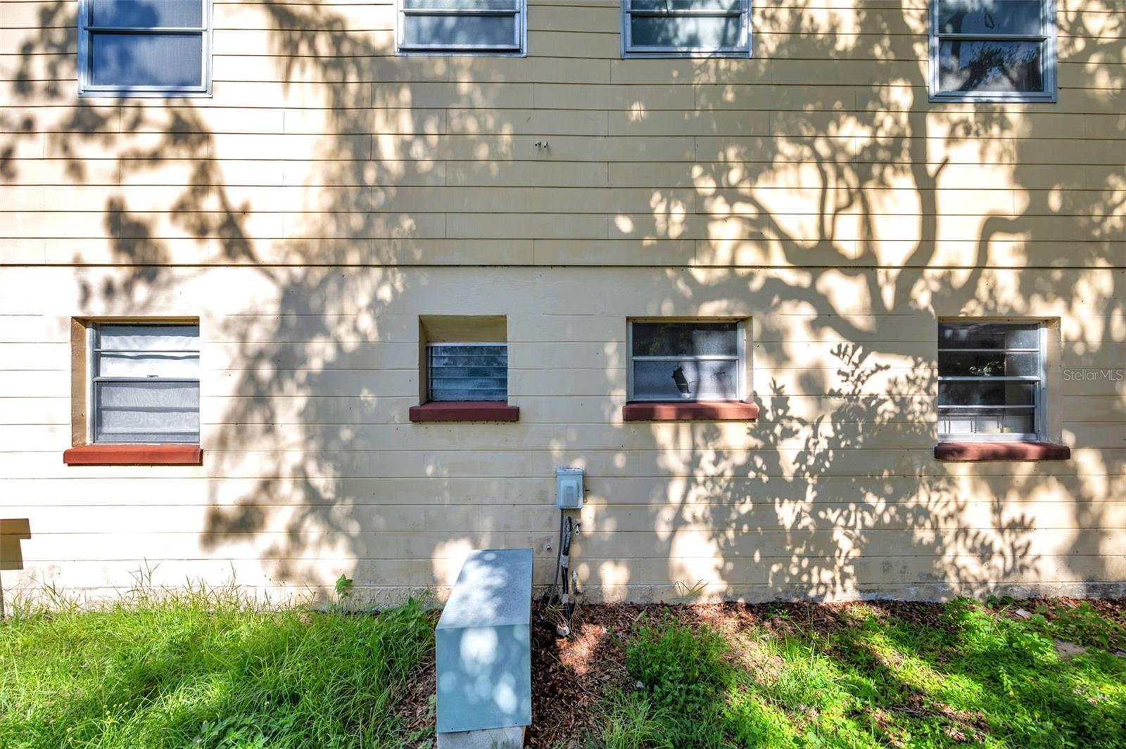 Image 16 of 36 For 7180 50th Avenue N
