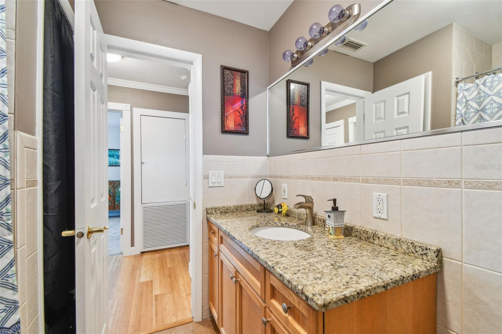 Image 42 of 91 For 281 Maple Avenue
