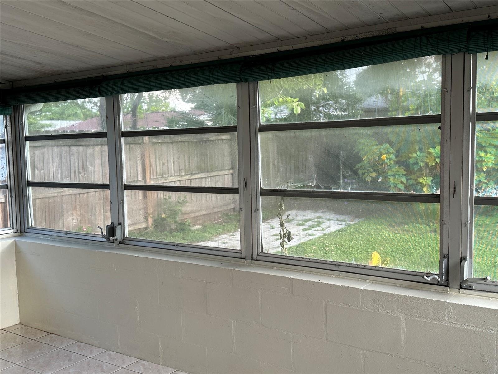 Image 14 of 16 For 5327 19th Avenue N