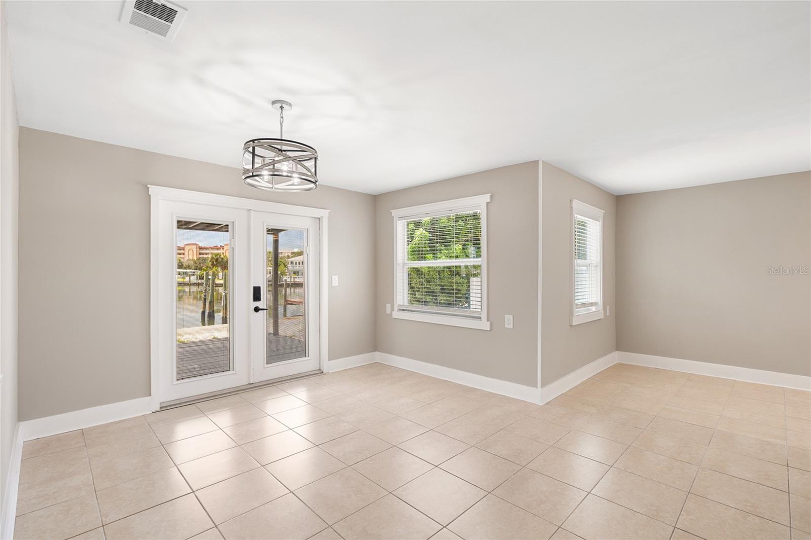 Image 13 of 40 For 231 Madeira Avenue