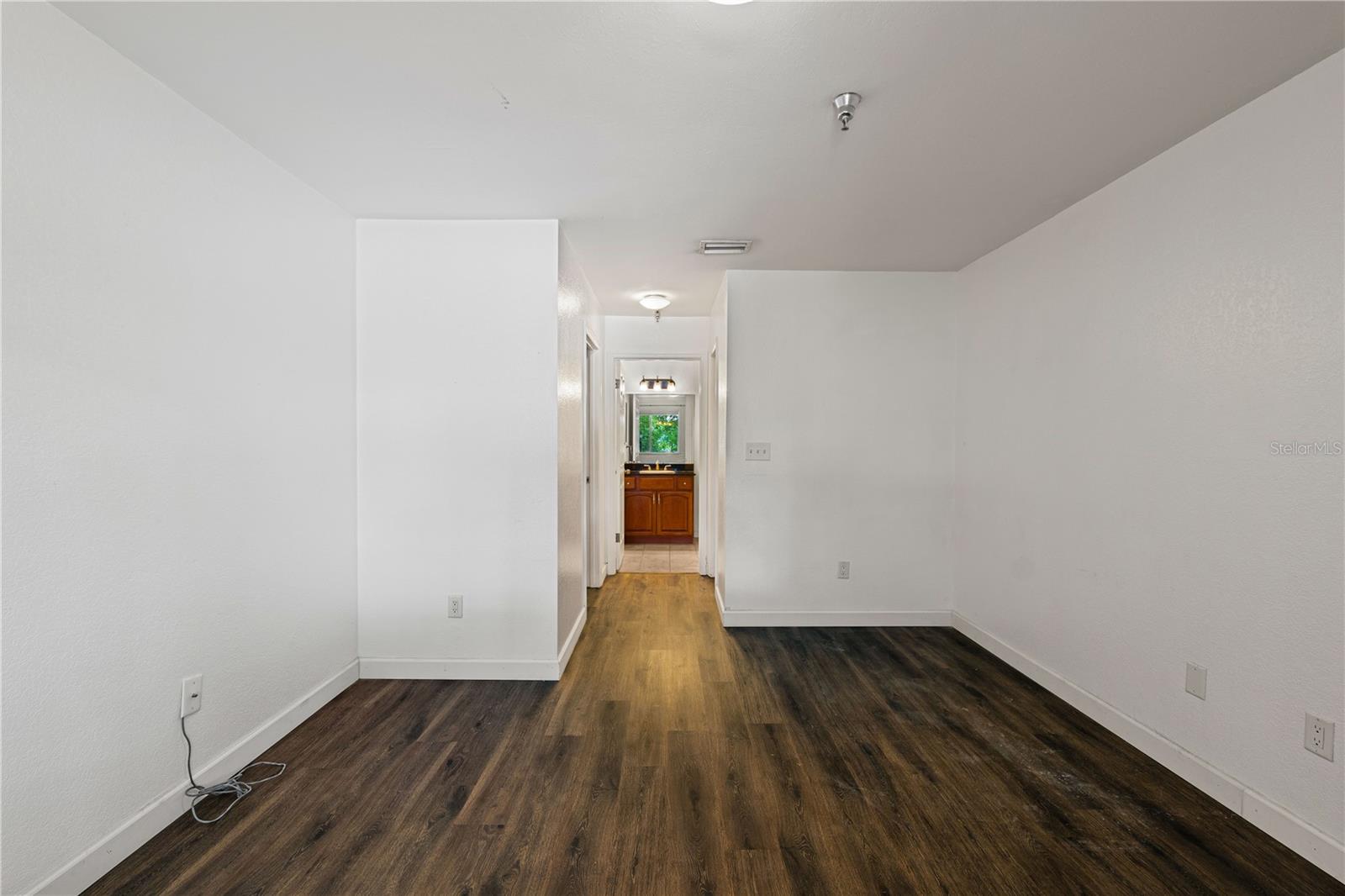 Image 11 of 25 For 10263 Gandy Boulevard N 2405