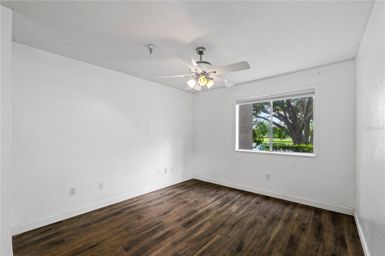 Image 14 of 25 For 10263 Gandy Boulevard N 2405