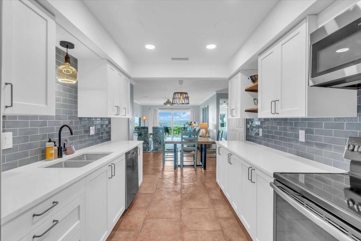 Image 17 of 33 For 7300 Sunshine Skyway Lane S 107