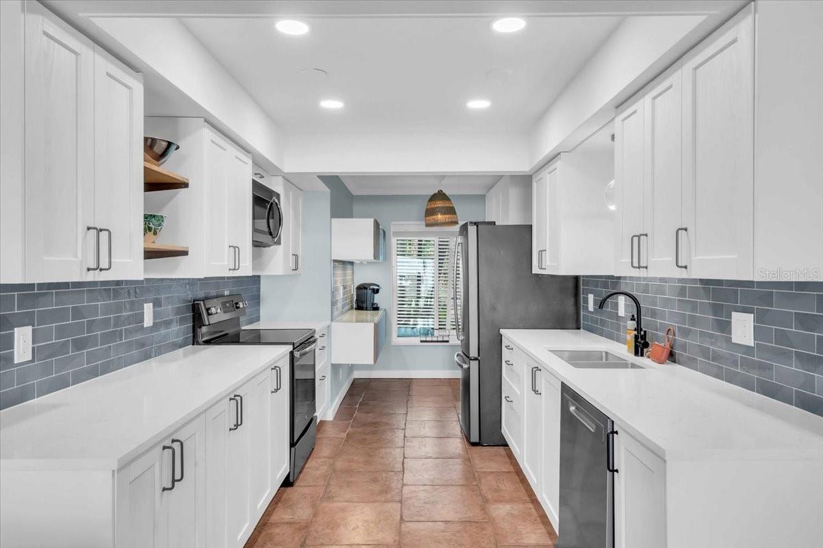 Image 3 of 33 For 7300 Sunshine Skyway Lane S 107
