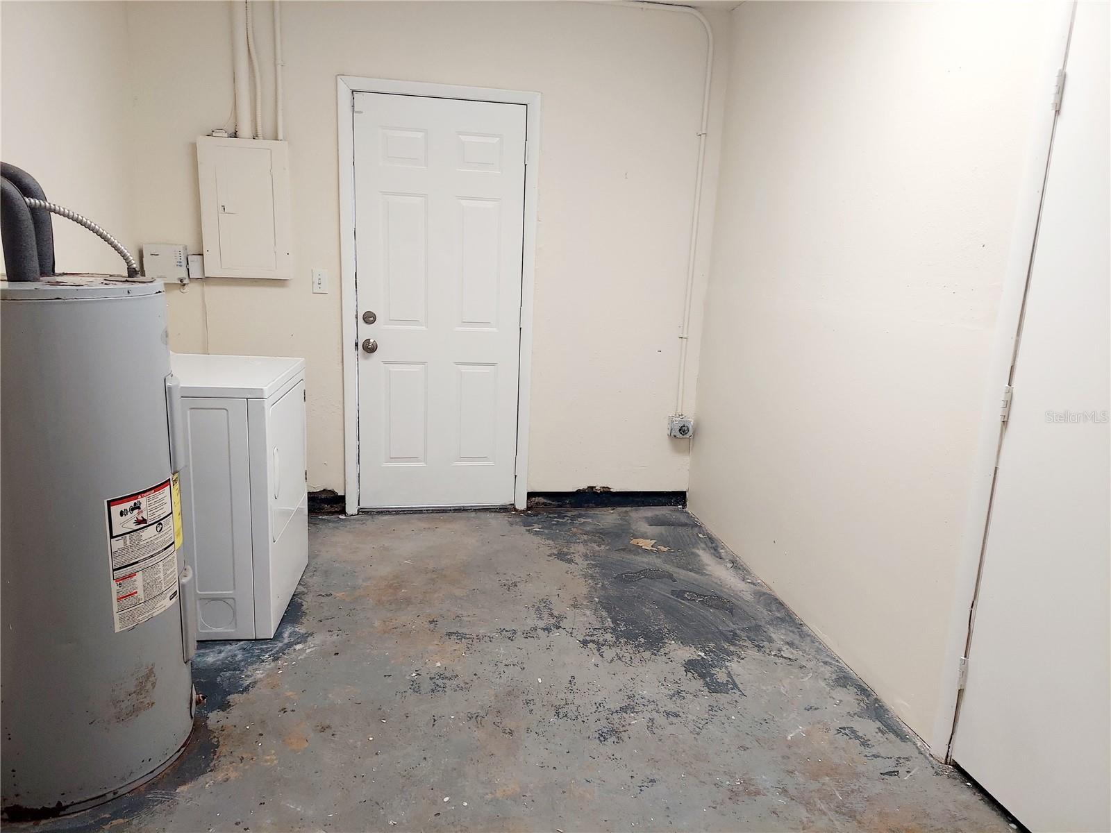 Image 18 of 20 For 4725 19th Street N