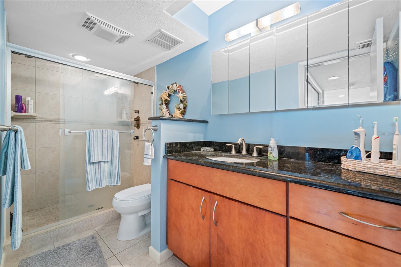 Image 32 of 47 For 7600 Bayshore Drive 703a