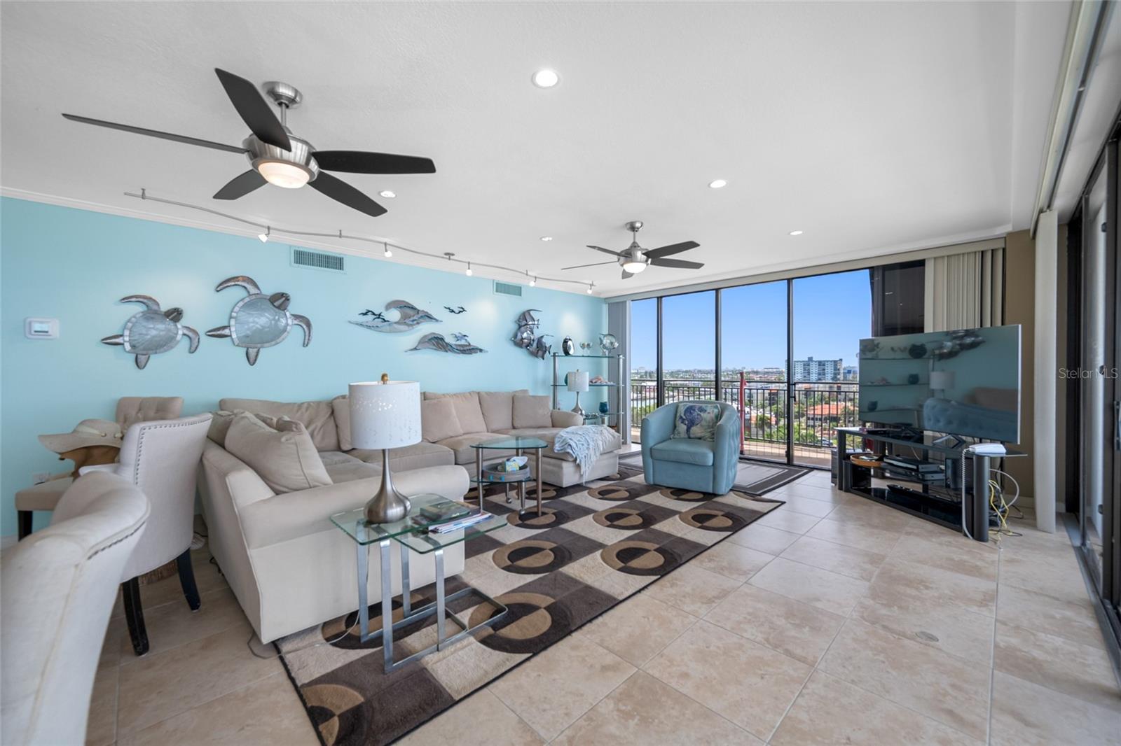 Image 8 of 47 For 7600 Bayshore Drive 703a