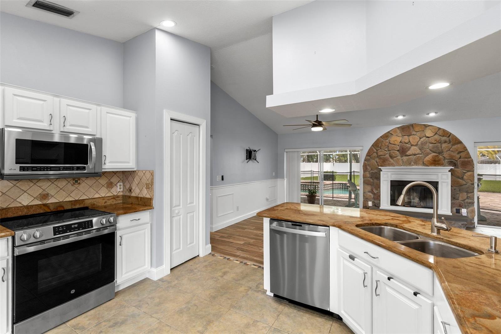 Image 24 of 31 For 22755 Cypress Trail Drive
