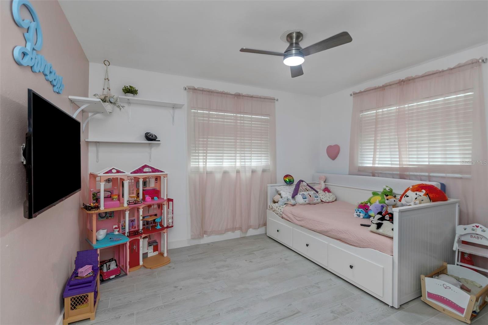 Image 17 of 24 For 1808 Mapleleaf Boulevard