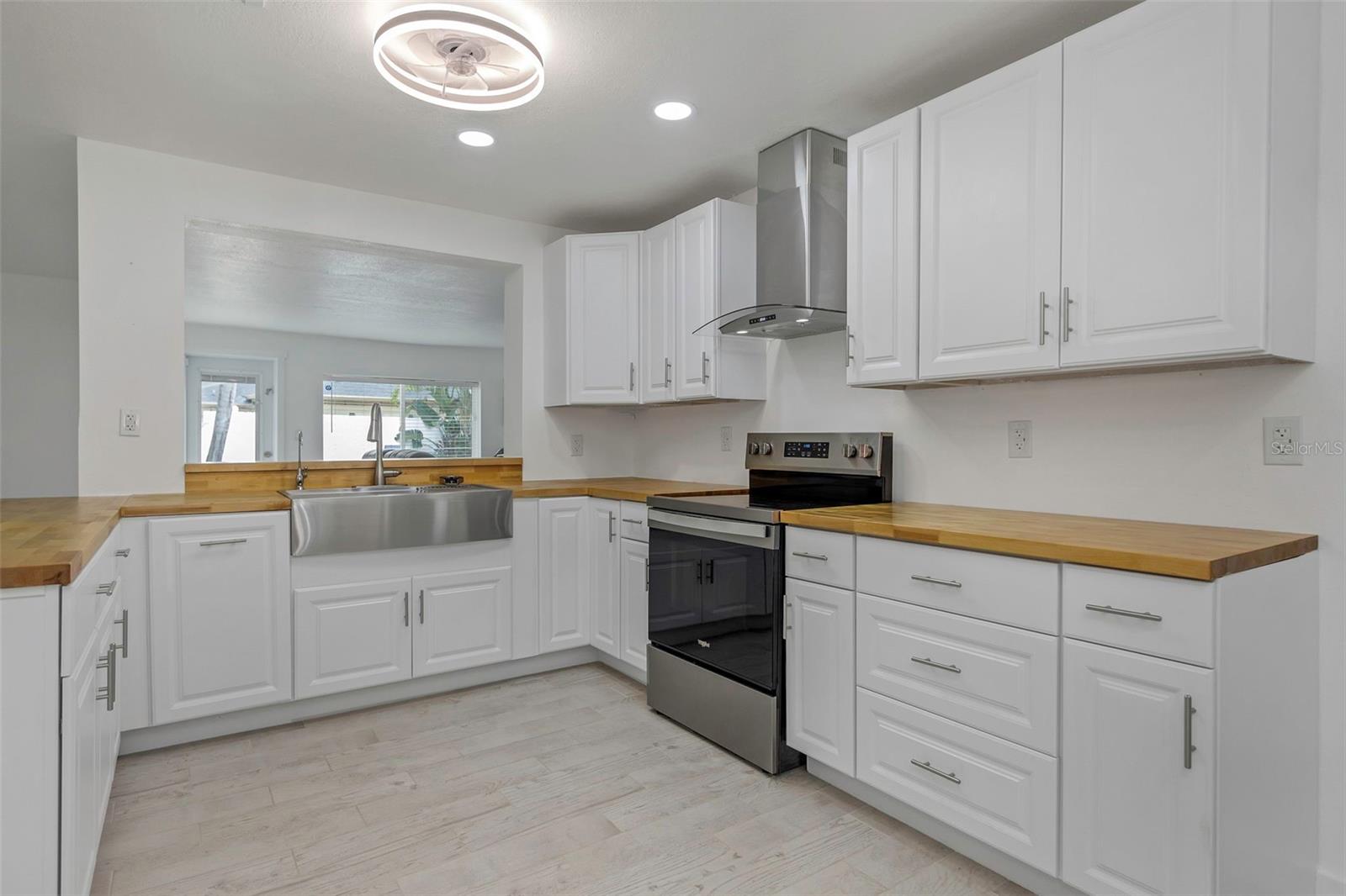 Image 3 of 24 For 1808 Mapleleaf Boulevard
