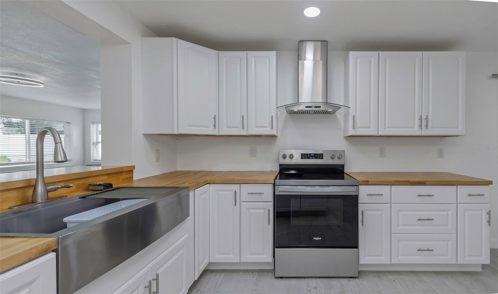 Image 4 of 24 For 1808 Mapleleaf Boulevard