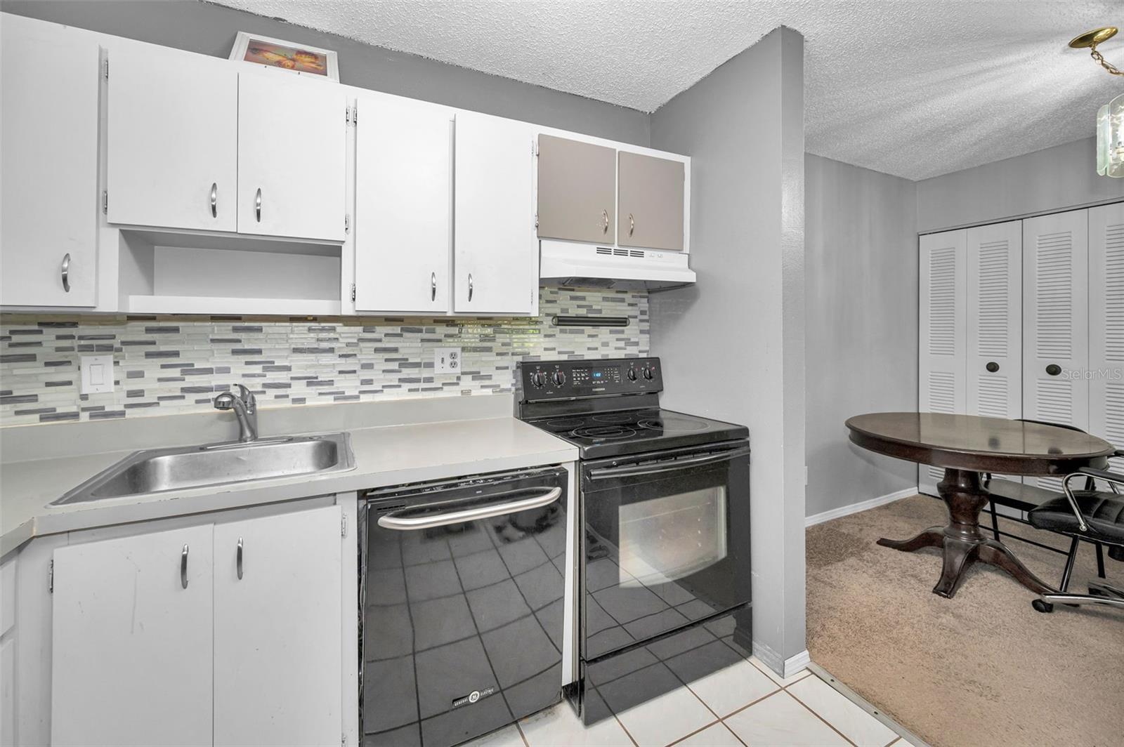 Image 11 of 58 For 3241 Fox Chase Circle N 106