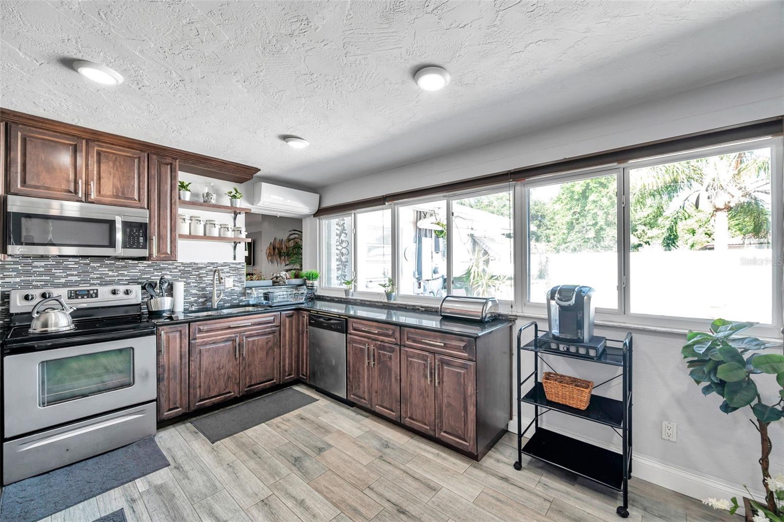 Image 10 of 35 For 4518 15th Avenue N