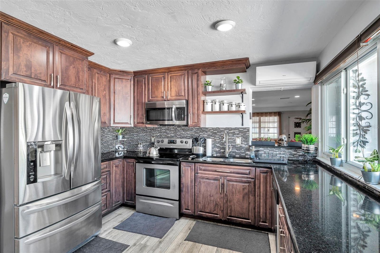 Image 9 of 35 For 4518 15th Avenue N