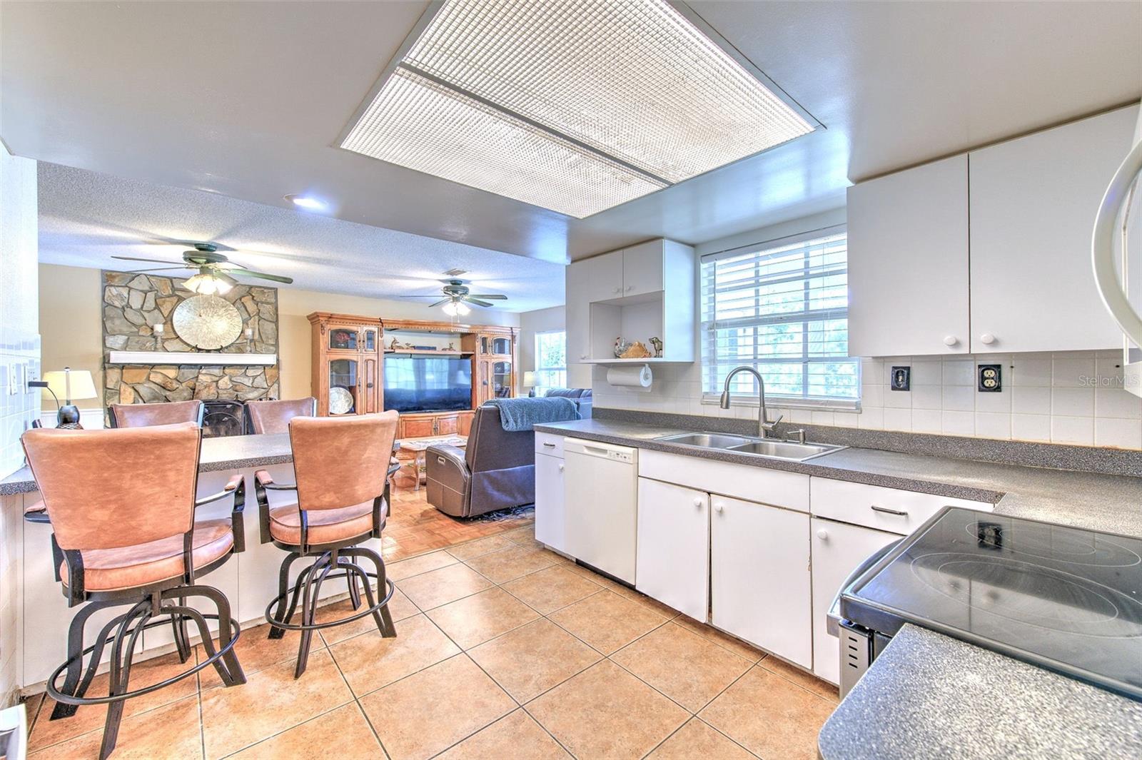 Image 10 of 51 For 3125 12th Avenue E