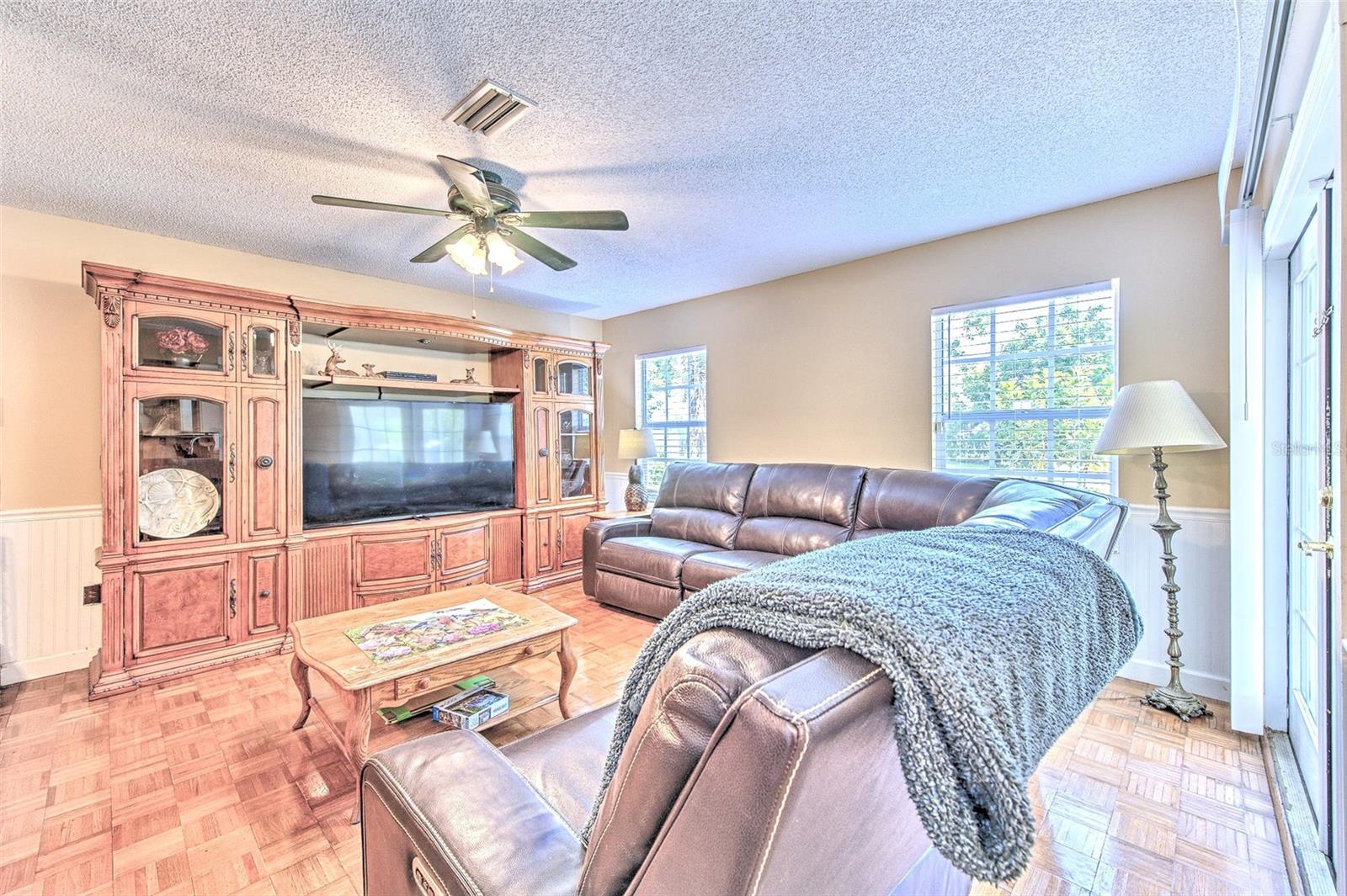 Image 15 of 51 For 3125 12th Avenue E