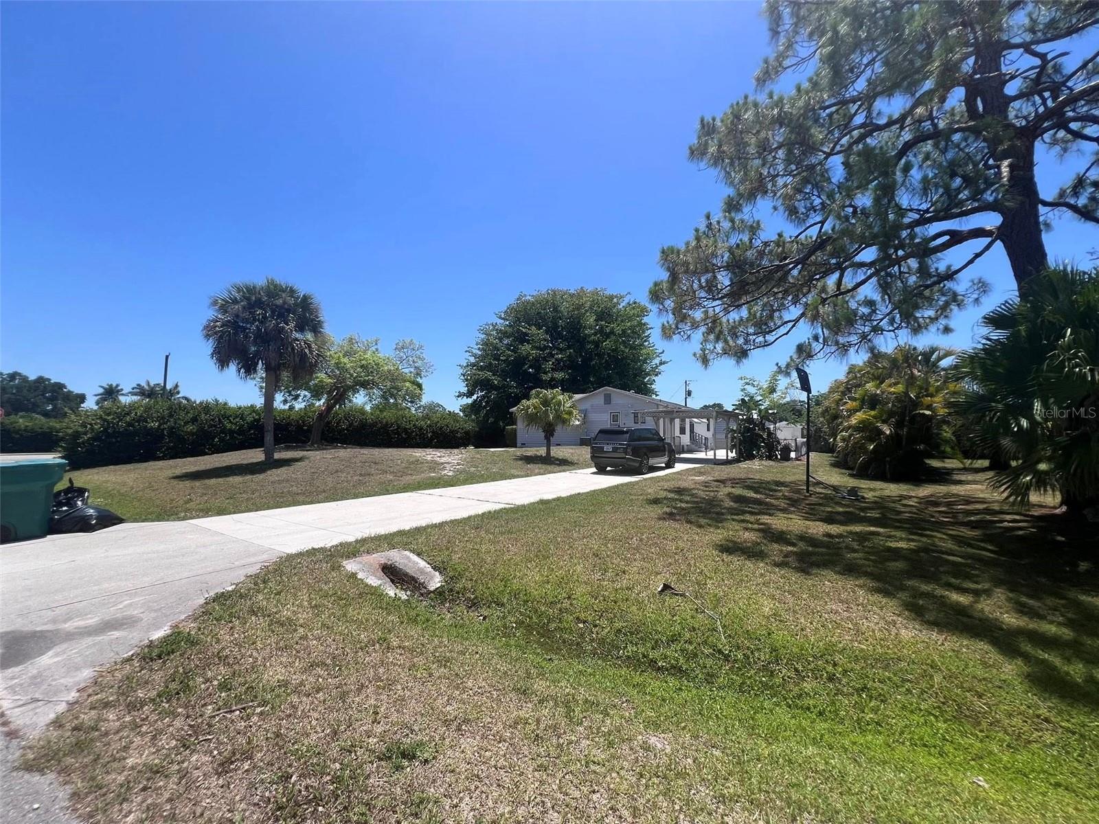 Image 12 of 24 For 425 Southwest Boulevard