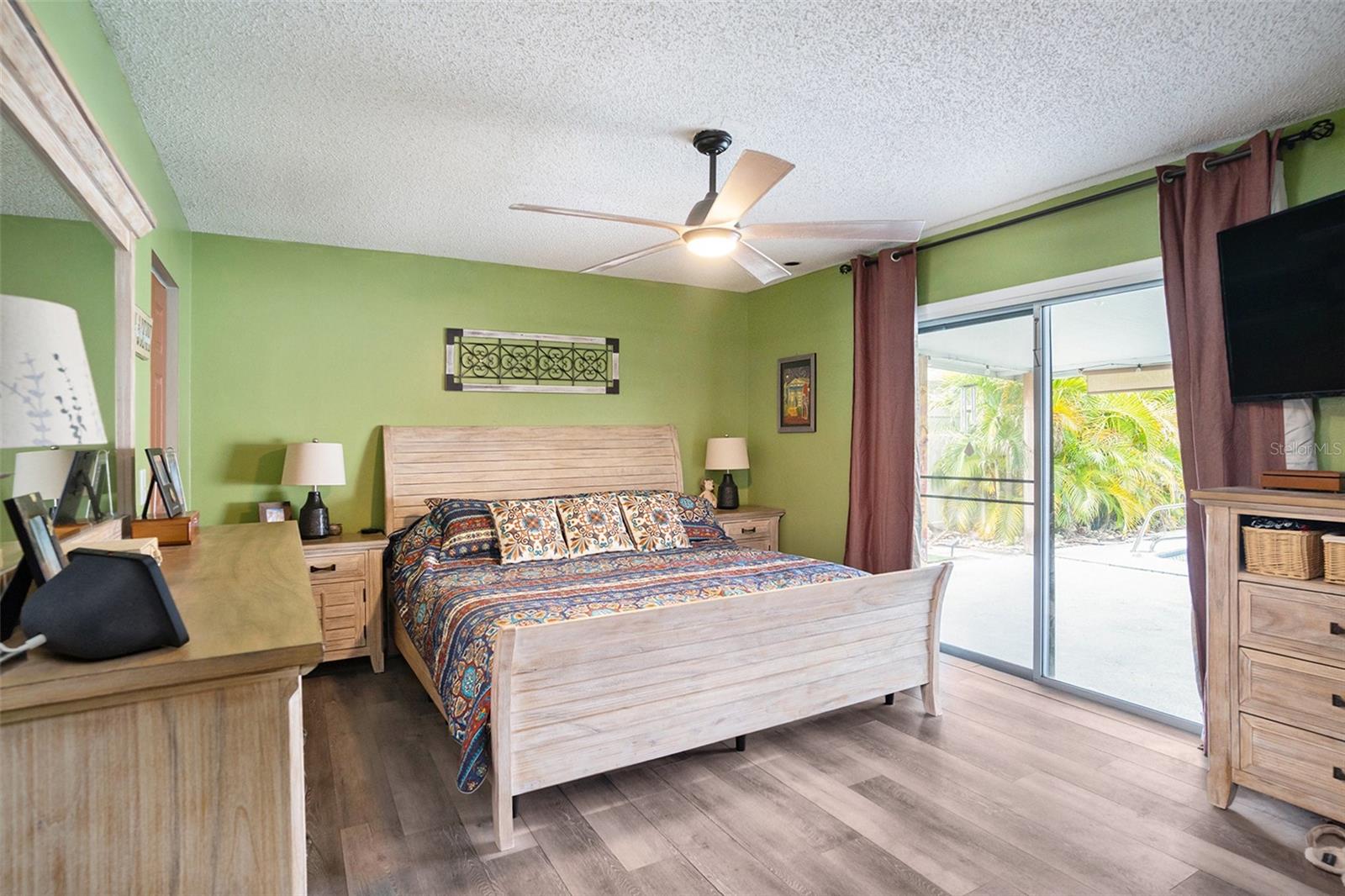 Image 12 of 26 For 6634 Woodland Boulevard N