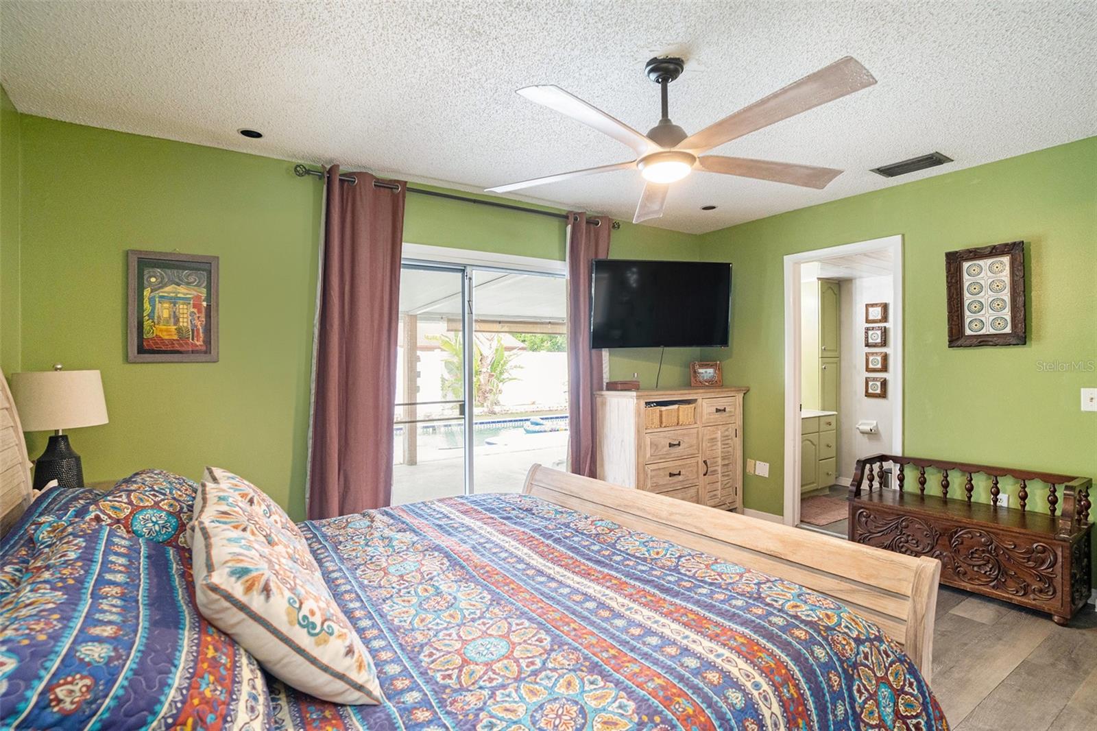 Image 13 of 26 For 6634 Woodland Boulevard N