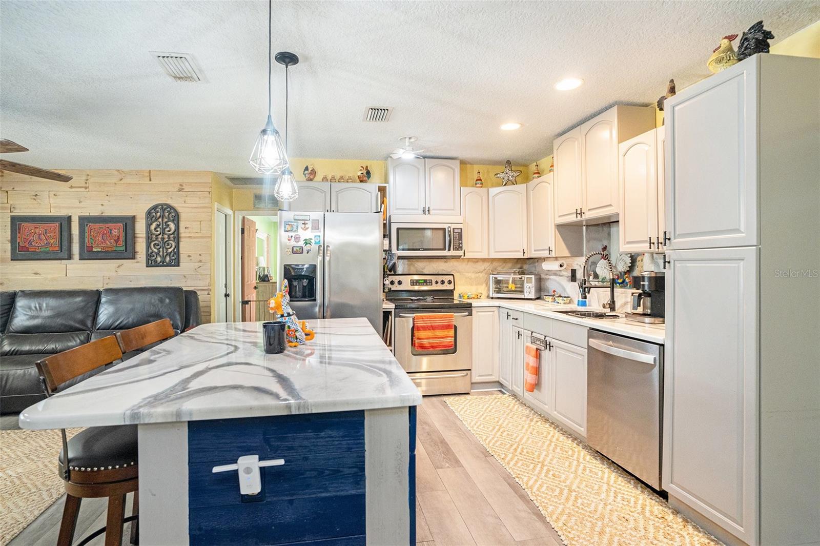 Image 5 of 26 For 6634 Woodland Boulevard N