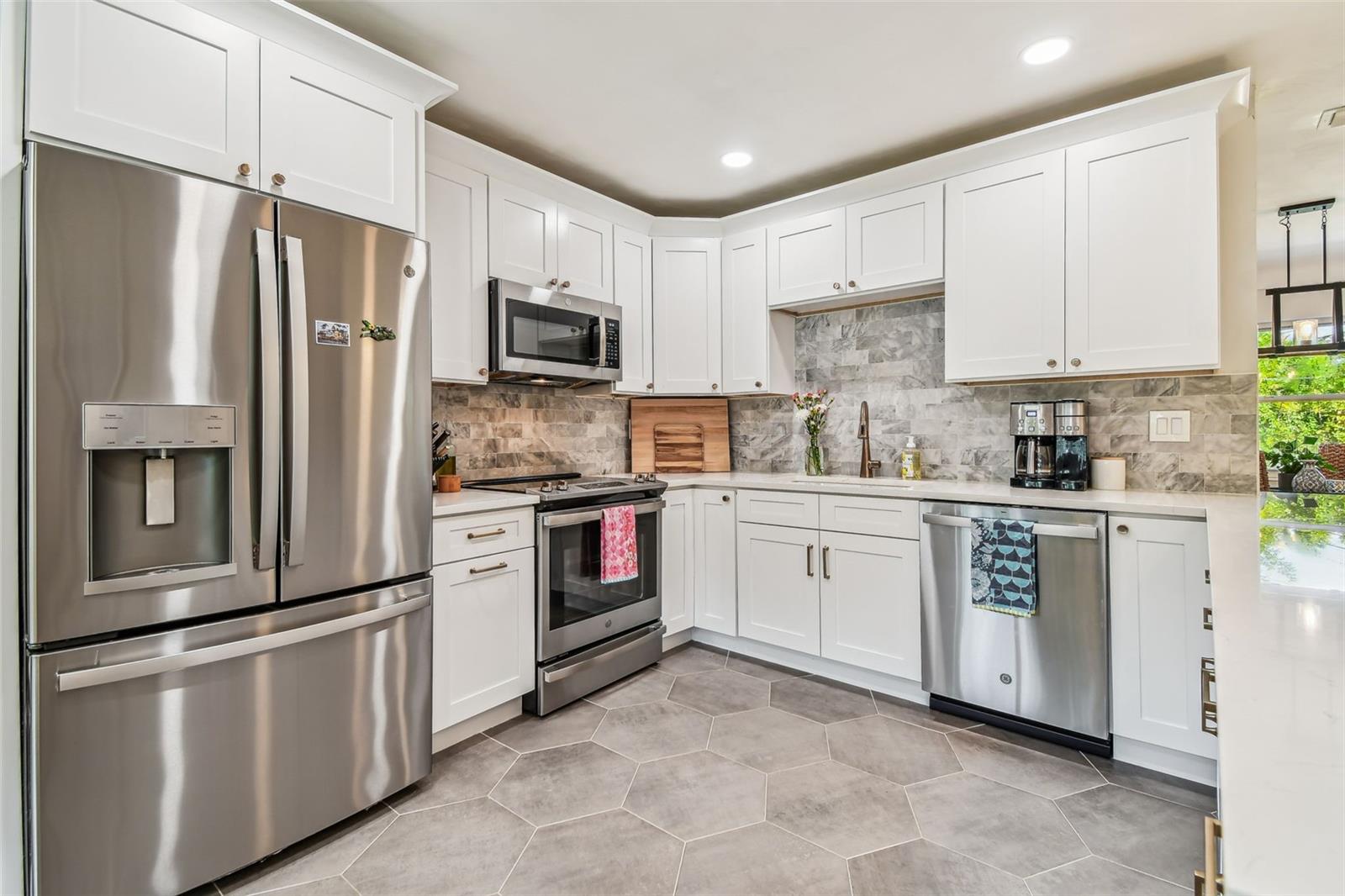 Image 9 of 33 For 2700 52nd Way N
