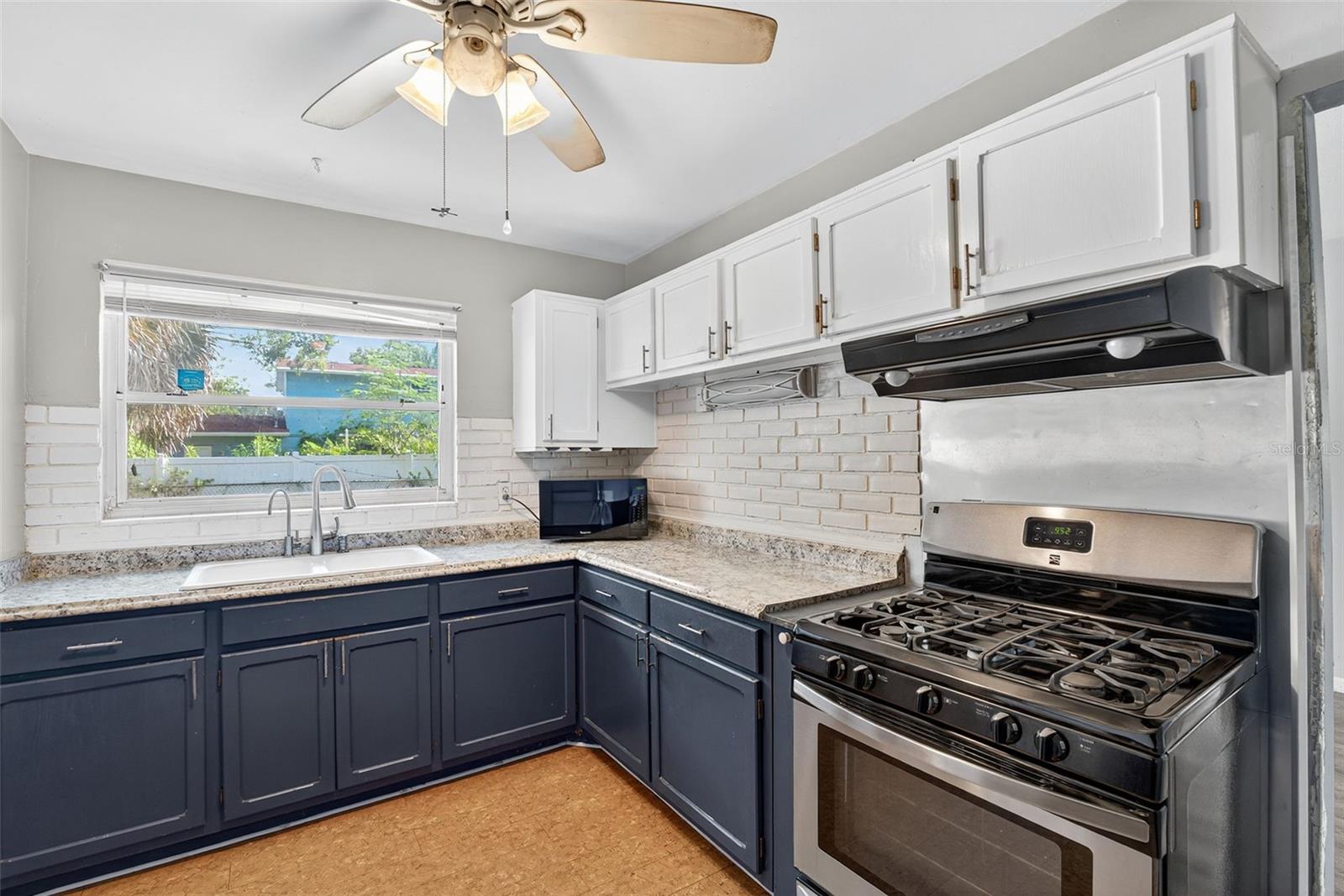 Image 11 of 25 For 1557 79th Avenue N