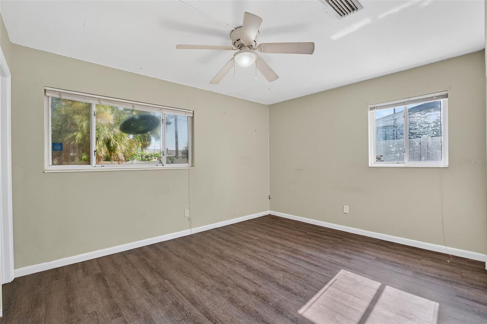Image 18 of 25 For 1557 79th Avenue N