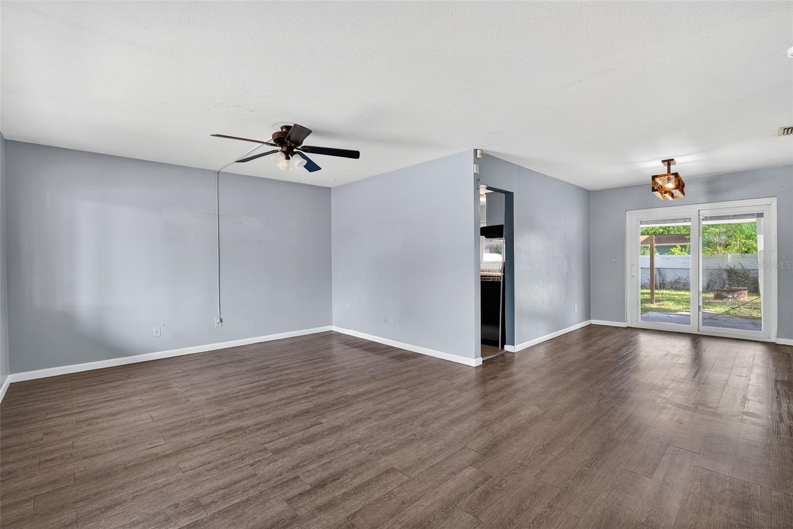 Image 3 of 25 For 1557 79th Avenue N