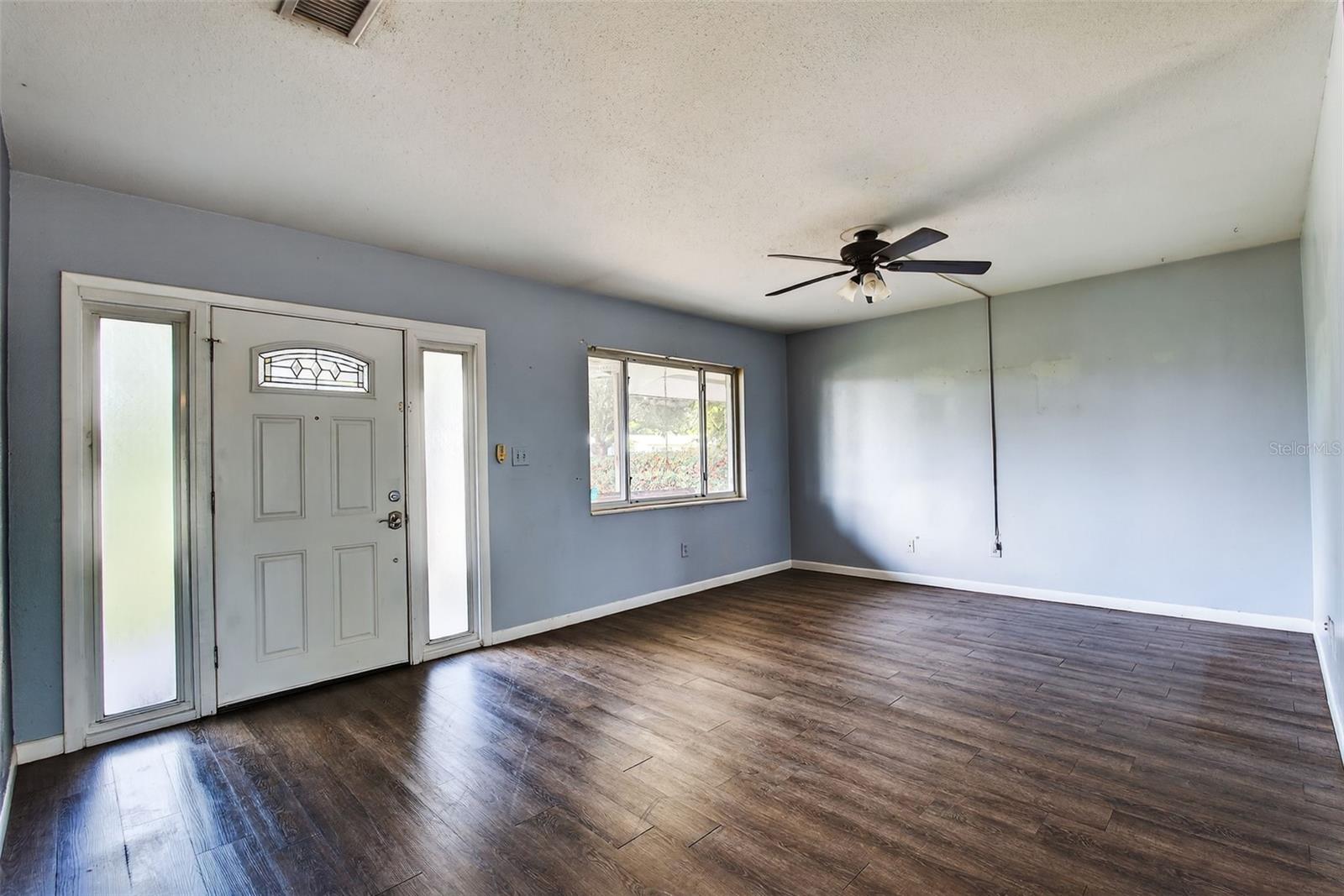 Image 4 of 25 For 1557 79th Avenue N