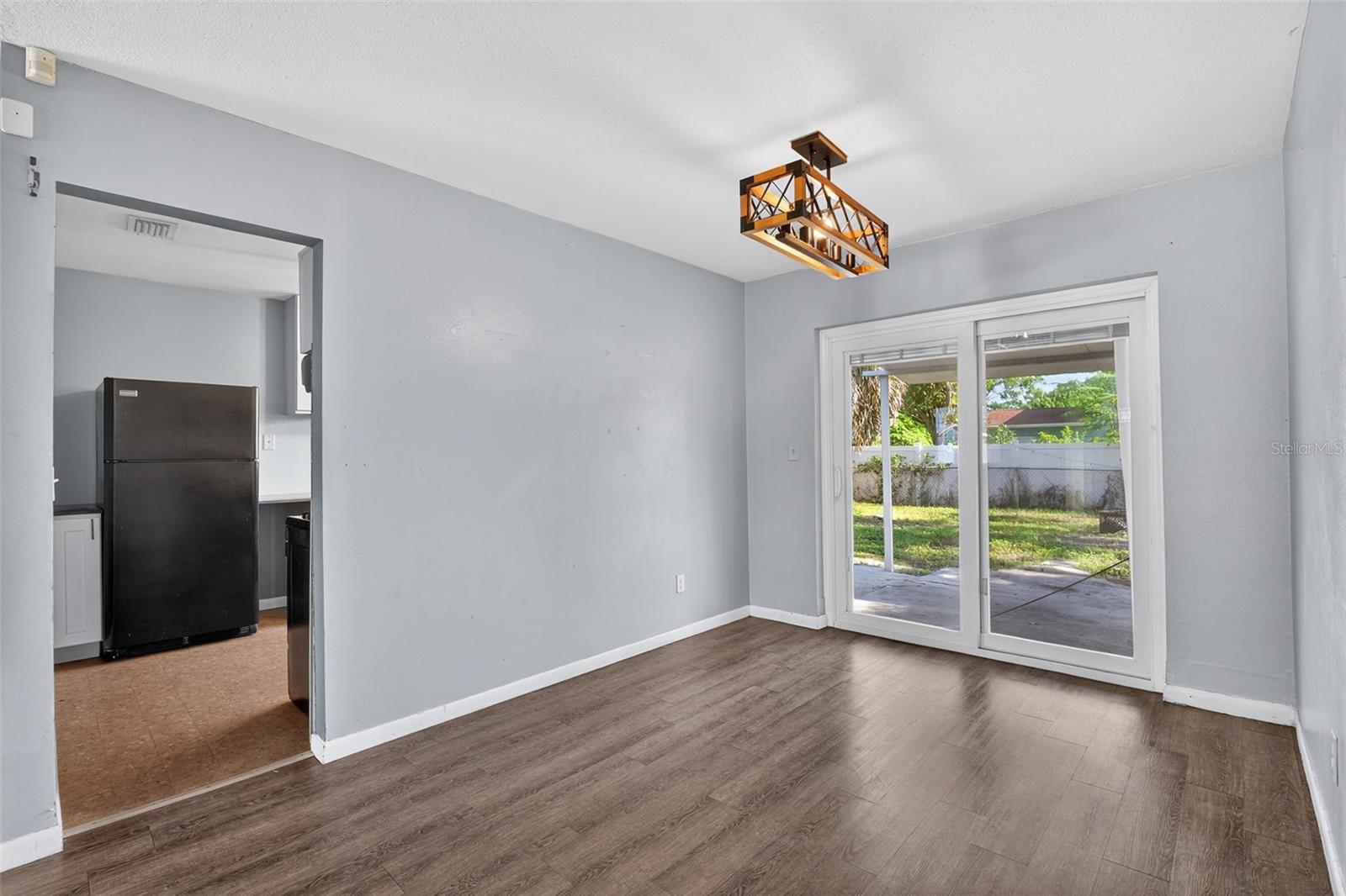 Image 6 of 25 For 1557 79th Avenue N