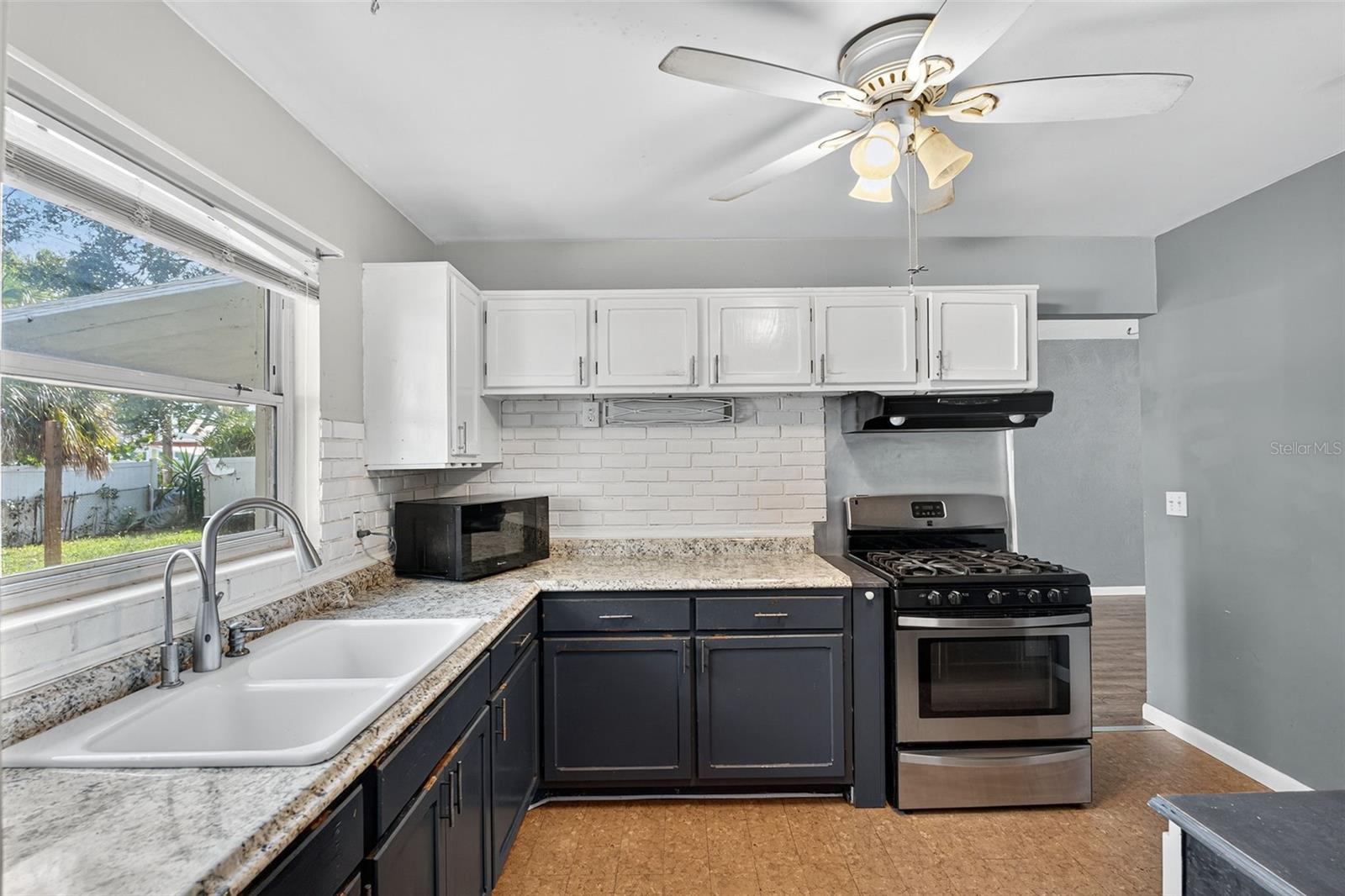 Image 8 of 25 For 1557 79th Avenue N
