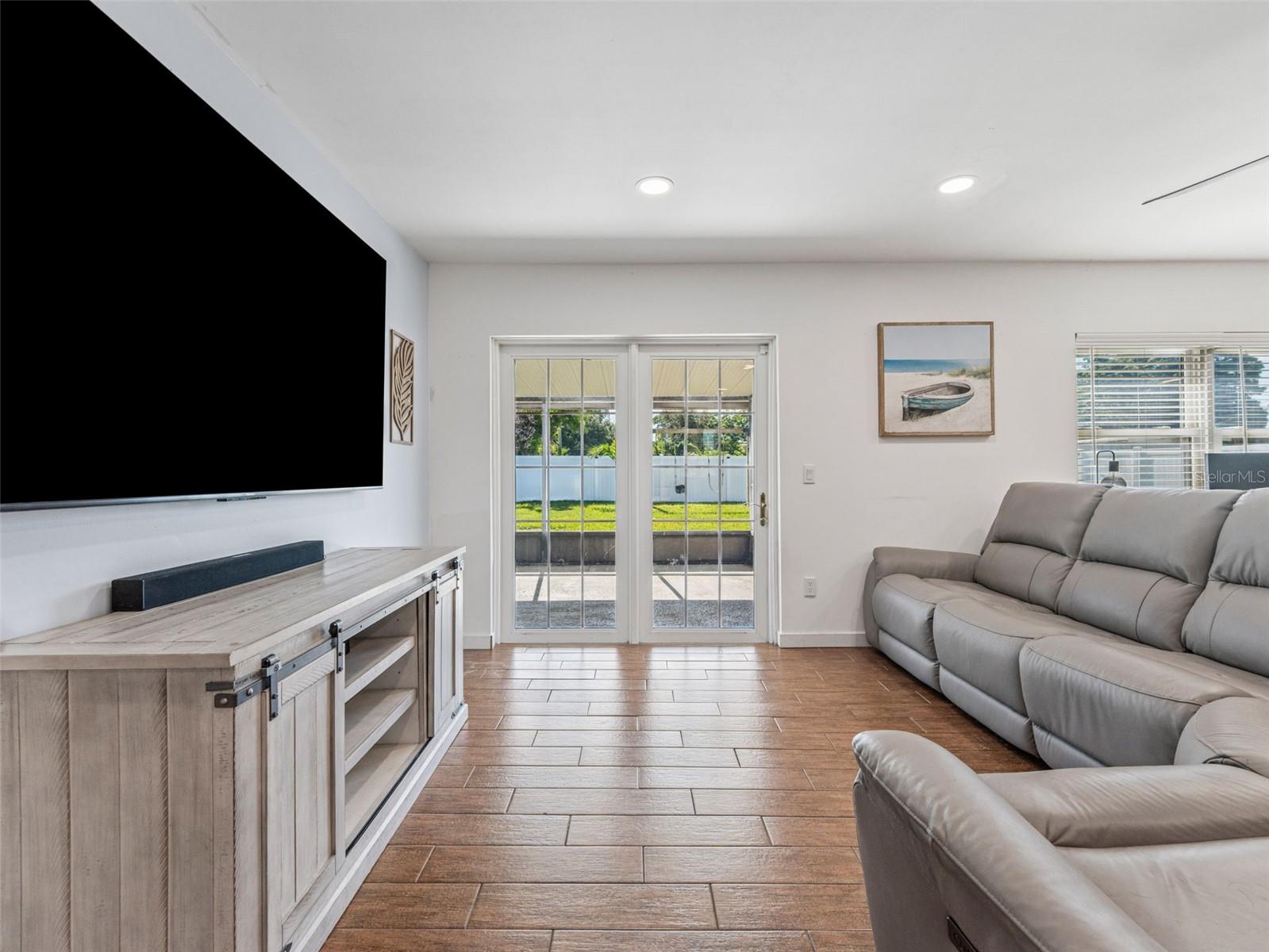 Image 10 of 37 For 9951 53rd Lane N