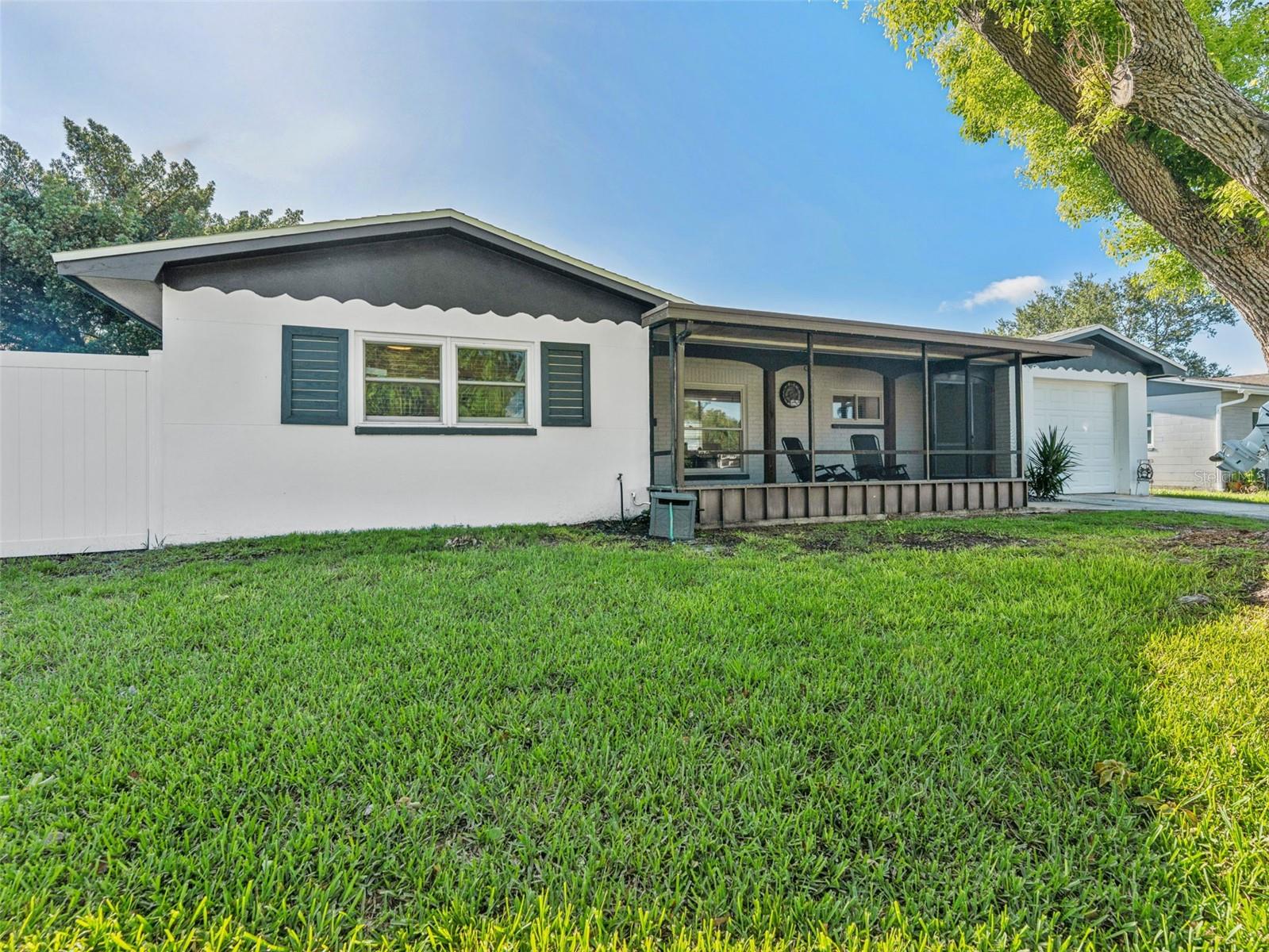 Image 4 of 37 For 9951 53rd Lane N