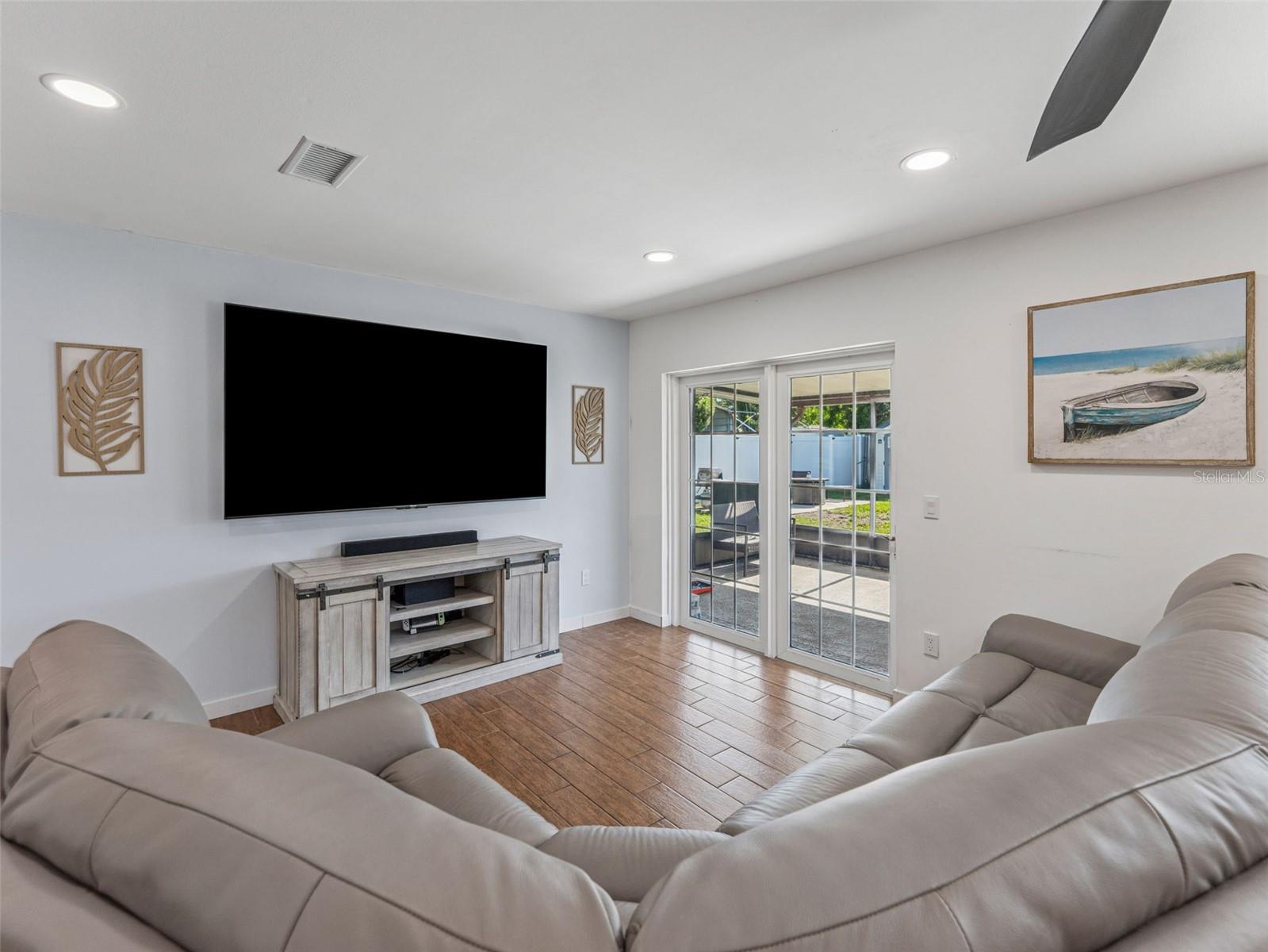 Image 9 of 37 For 9951 53rd Lane N