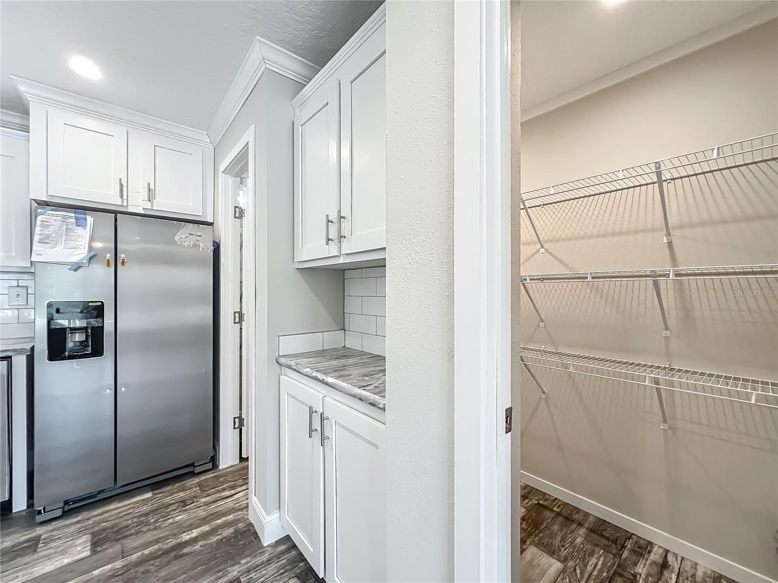 Image 11 of 50 For 11170 71 Street