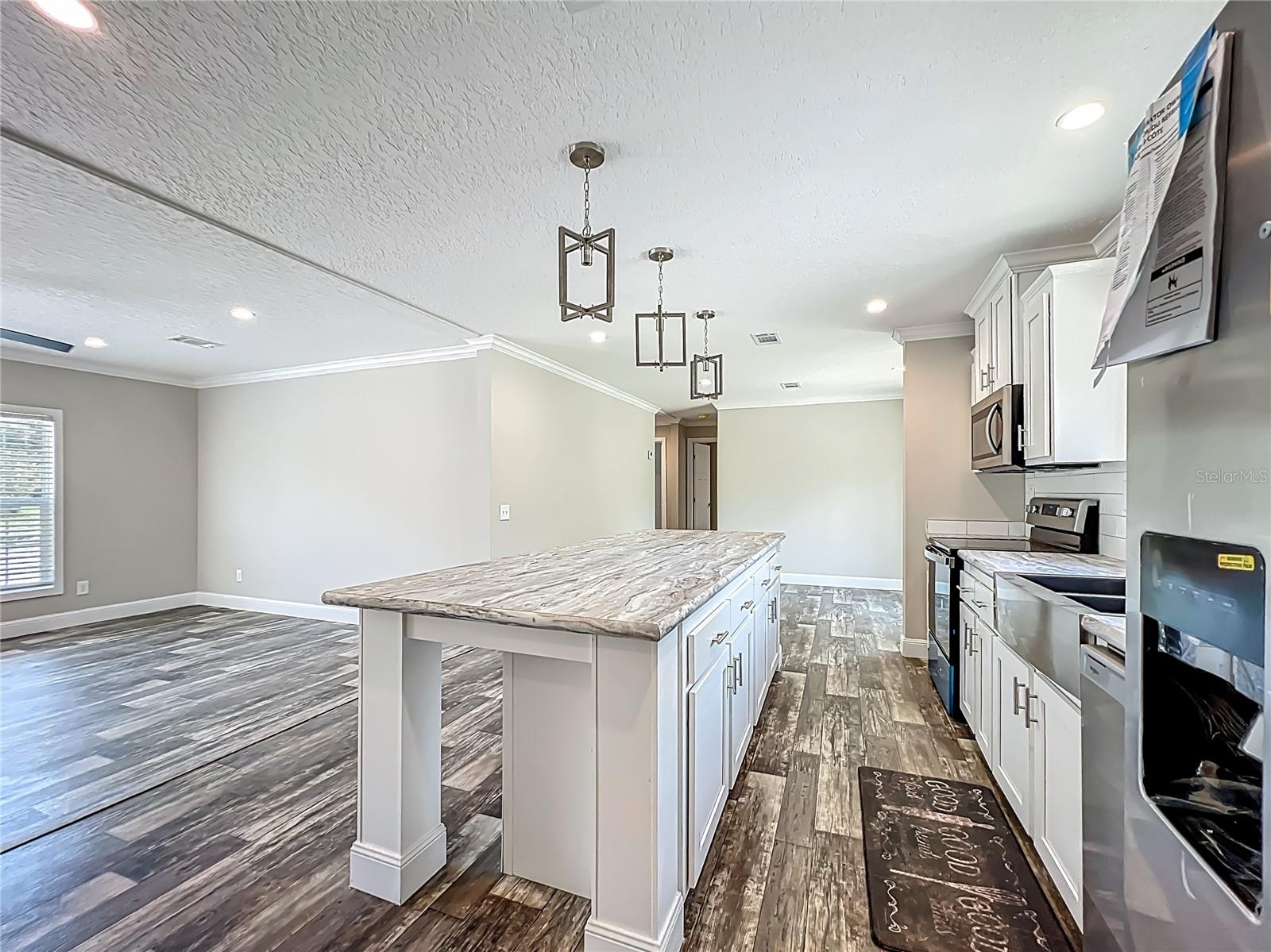 Image 12 of 50 For 11170 71 Street