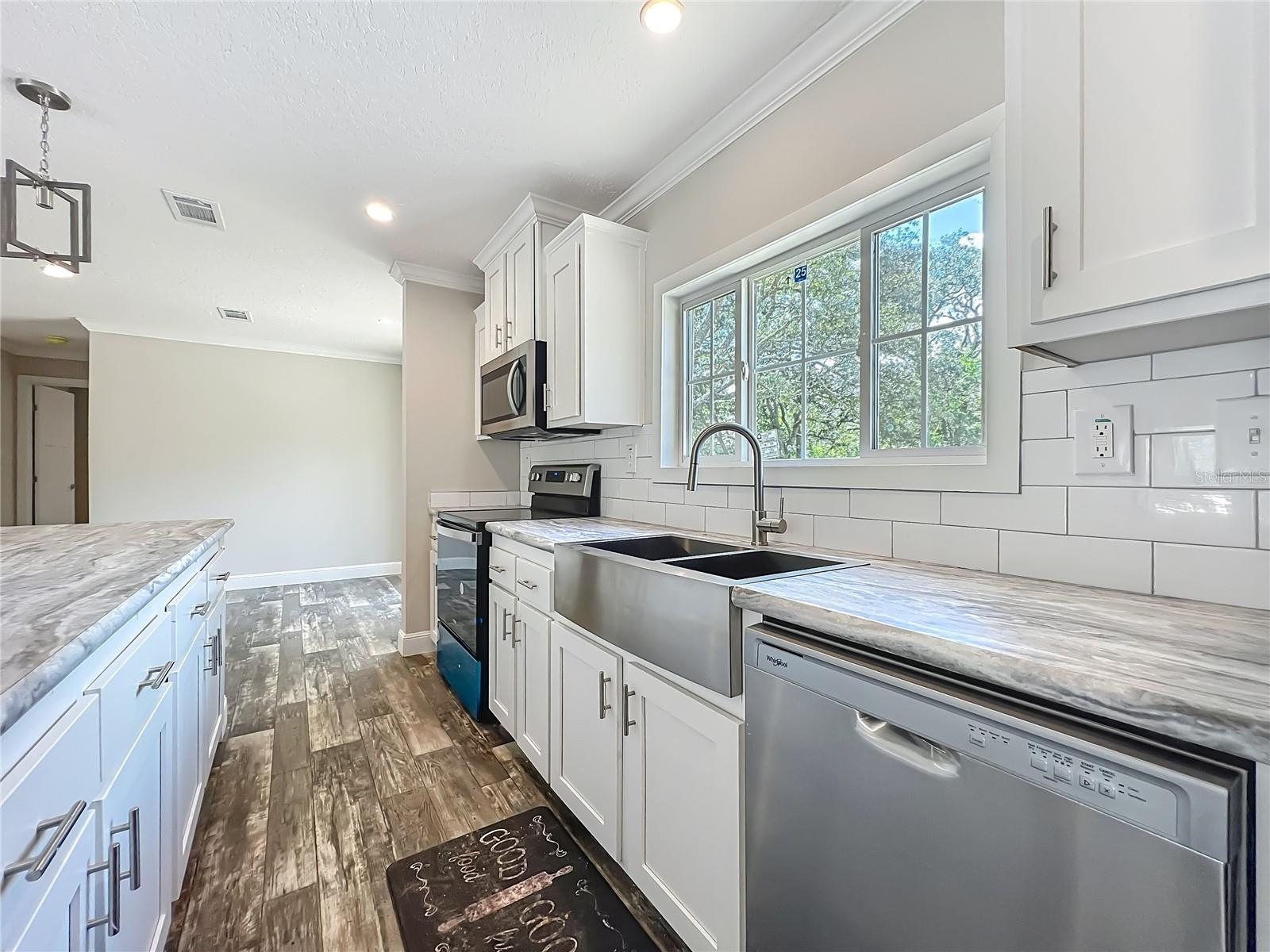Image 13 of 50 For 11170 71 Street