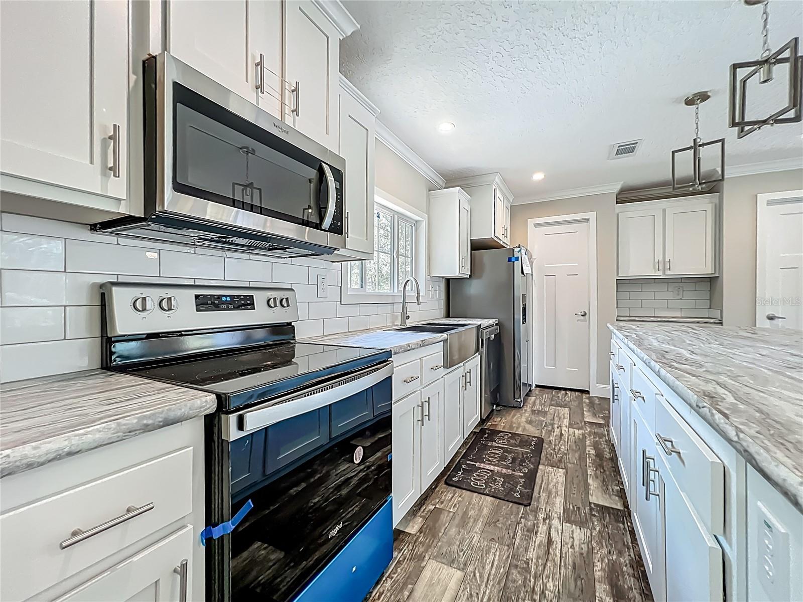 Image 14 of 50 For 11170 71 Street