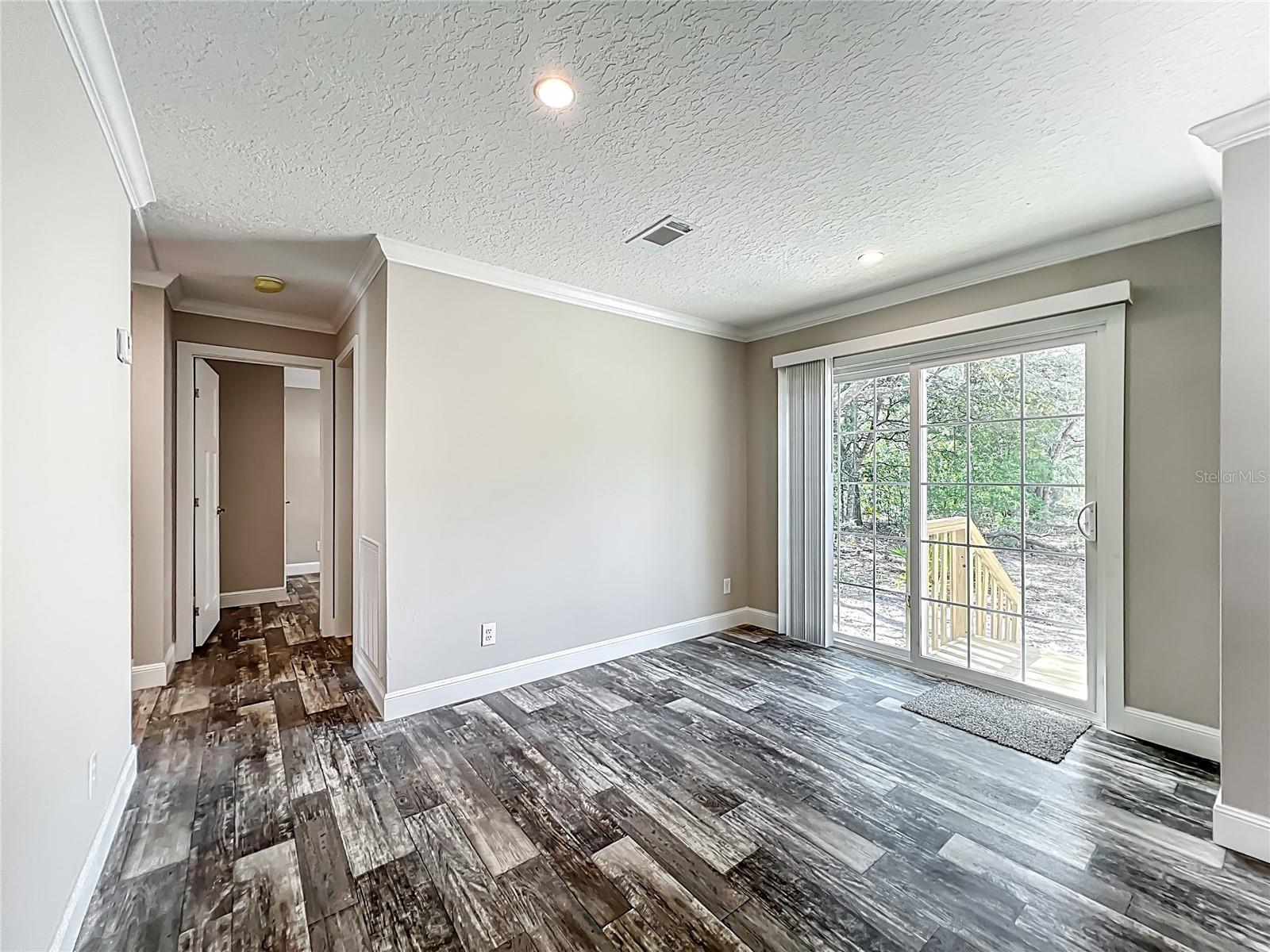 Image 16 of 50 For 11170 71 Street