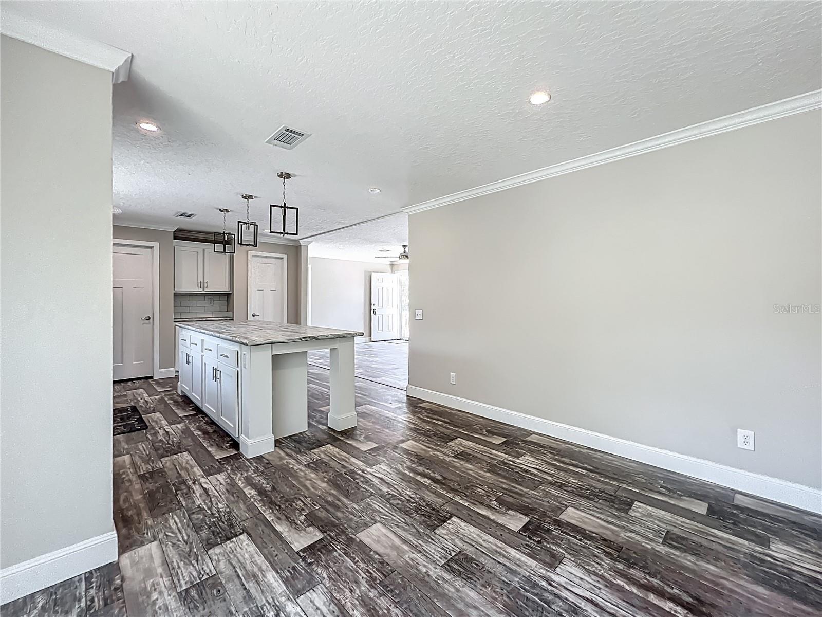 Image 18 of 50 For 11170 71 Street