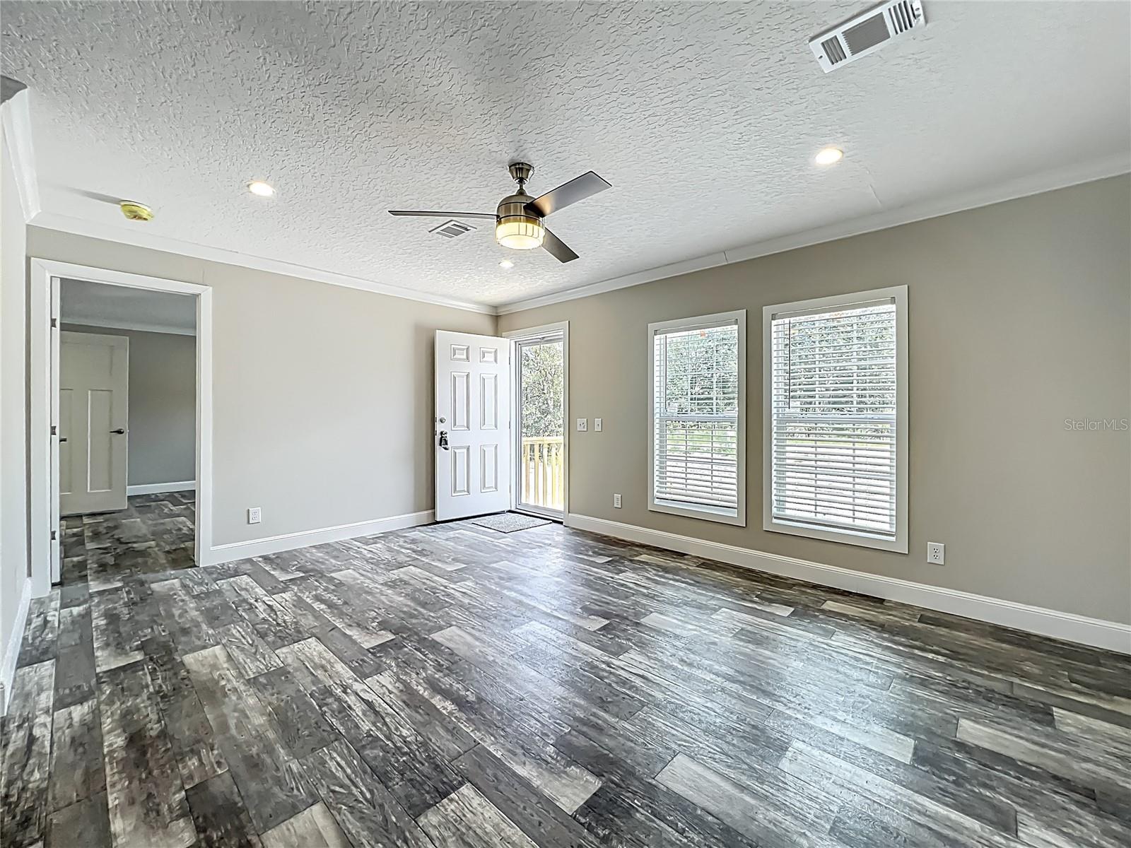 Image 9 of 50 For 11170 71 Street