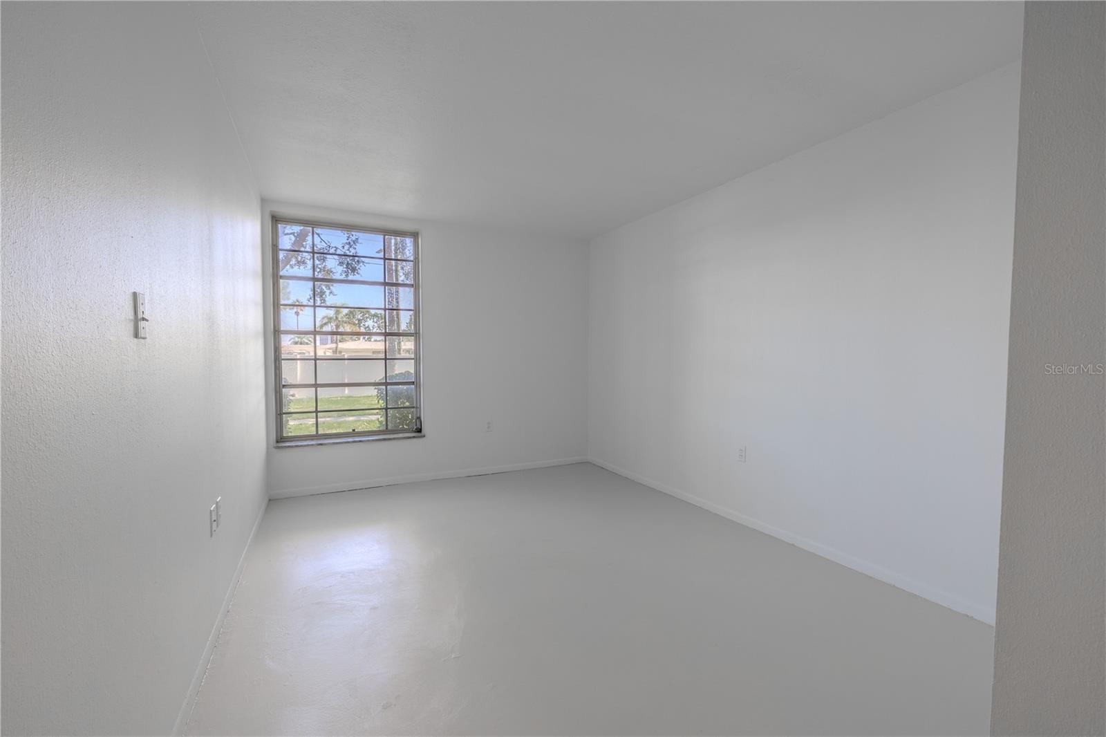 Image 10 of 30 For 4375 Tahitian Gardens Circle F