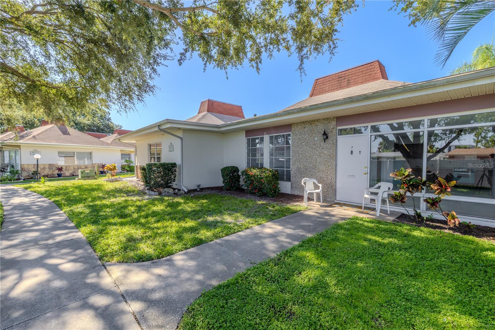 Image 2 of 30 For 4375 Tahitian Gardens Circle F