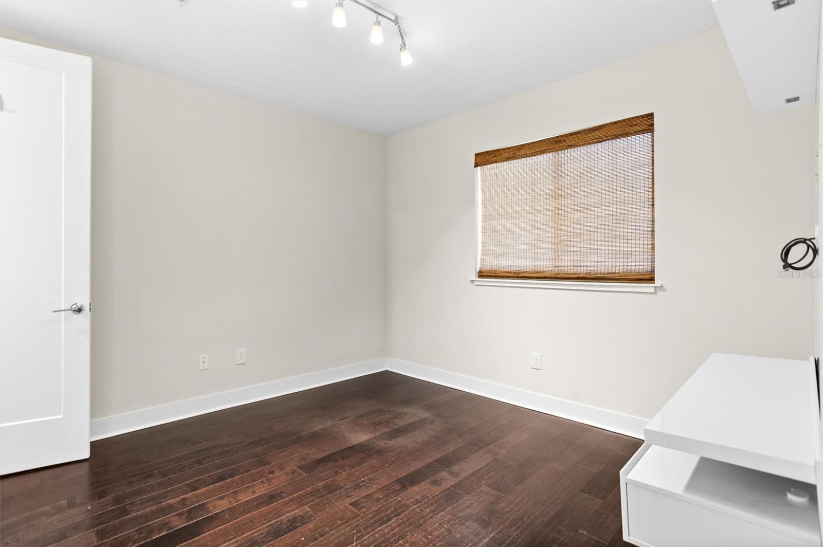Image 18 of 56 For 818 2nd Avenue N