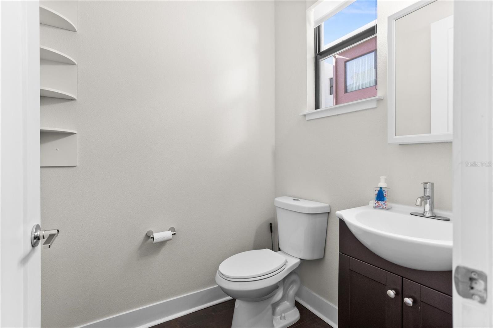 Image 30 of 56 For 818 2nd Avenue N