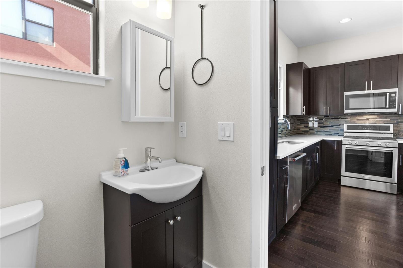 Image 31 of 56 For 818 2nd Avenue N