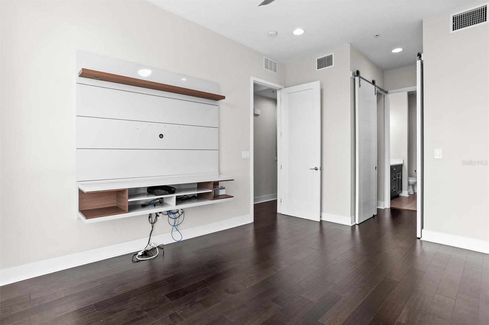 Image 4 of 56 For 818 2nd Avenue N