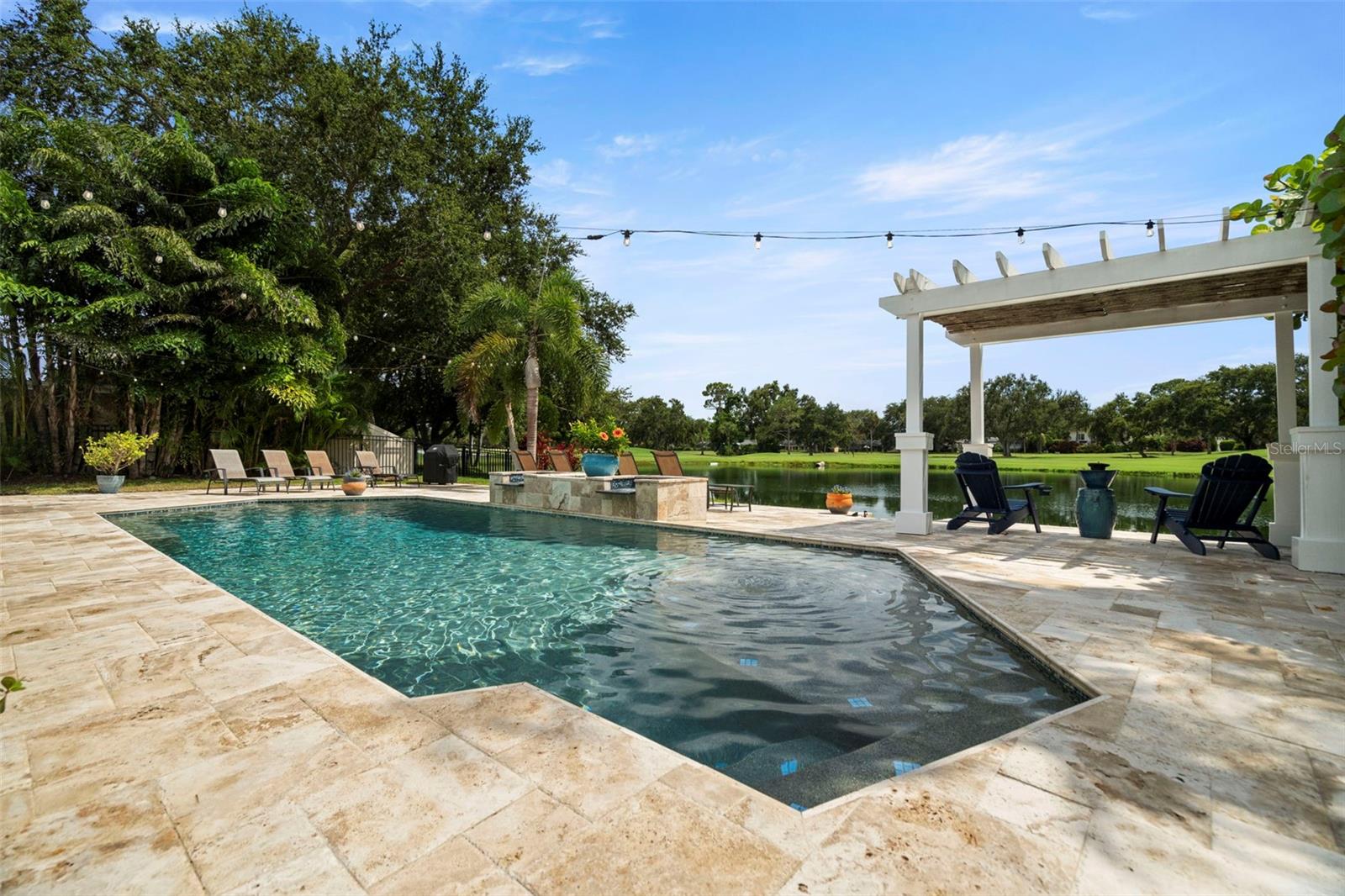 Listing photo id 20 for 2956 Meadow Hill Drive